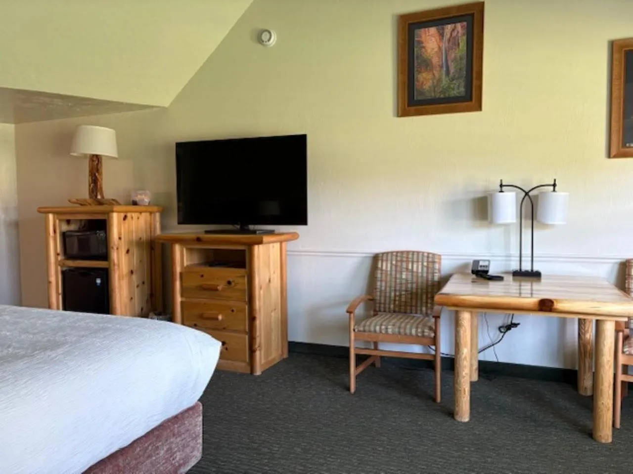 Bed in Best Western East Zion Thunderbird Lodge