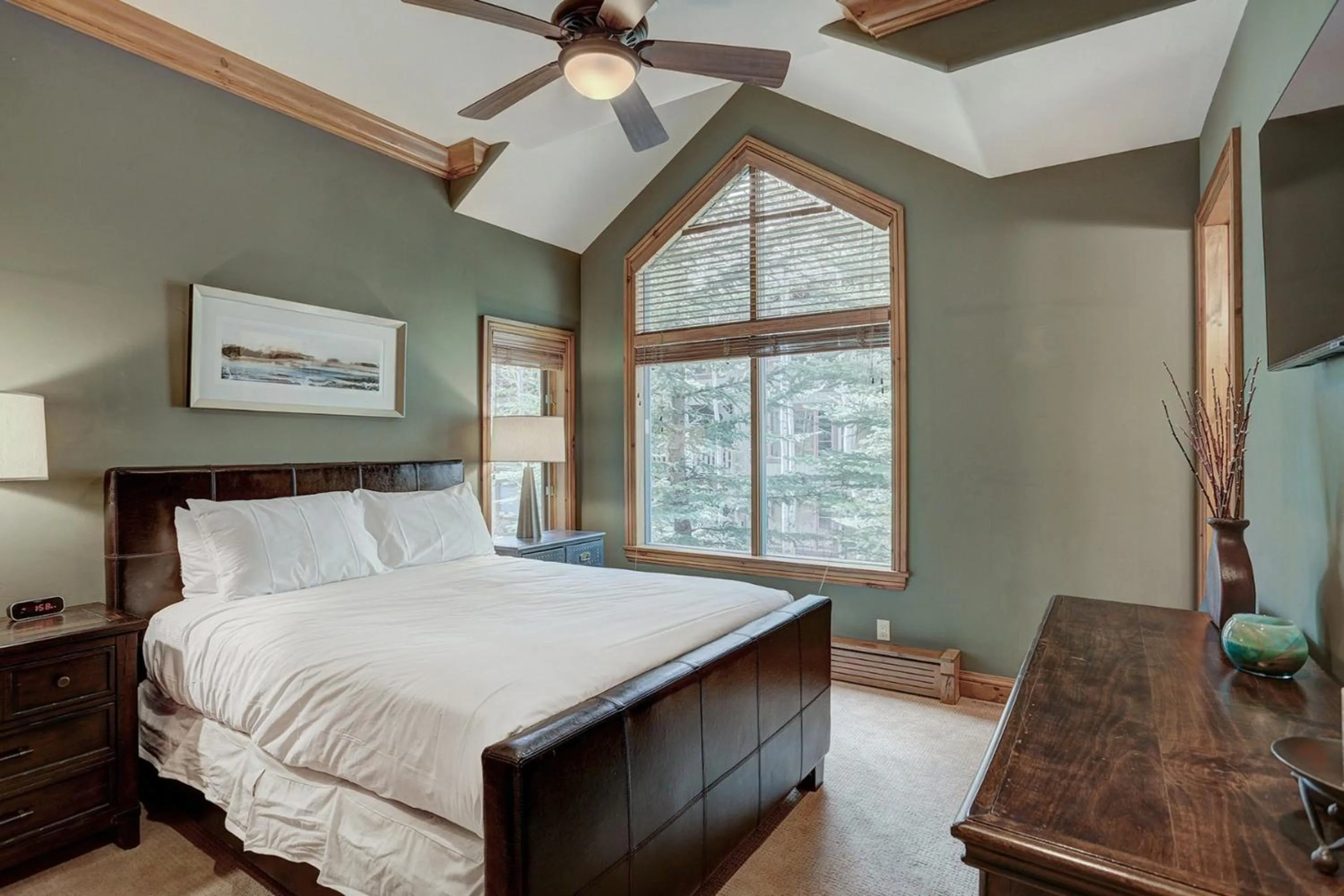 Bedroom, Bed in Arrowhead Village, A Vail Resorts Property