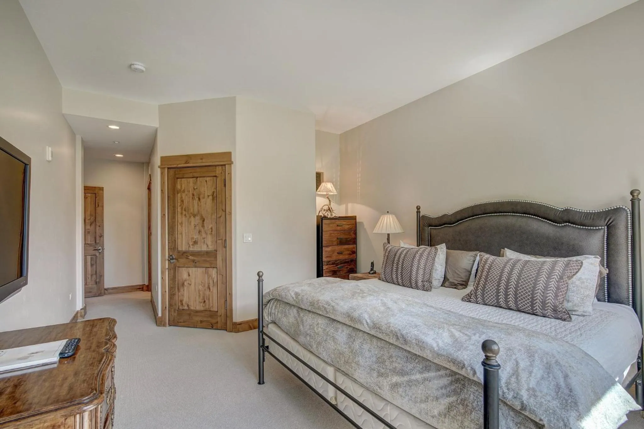 Bedroom, Bed in Arrowhead Village, A Vail Resorts Property