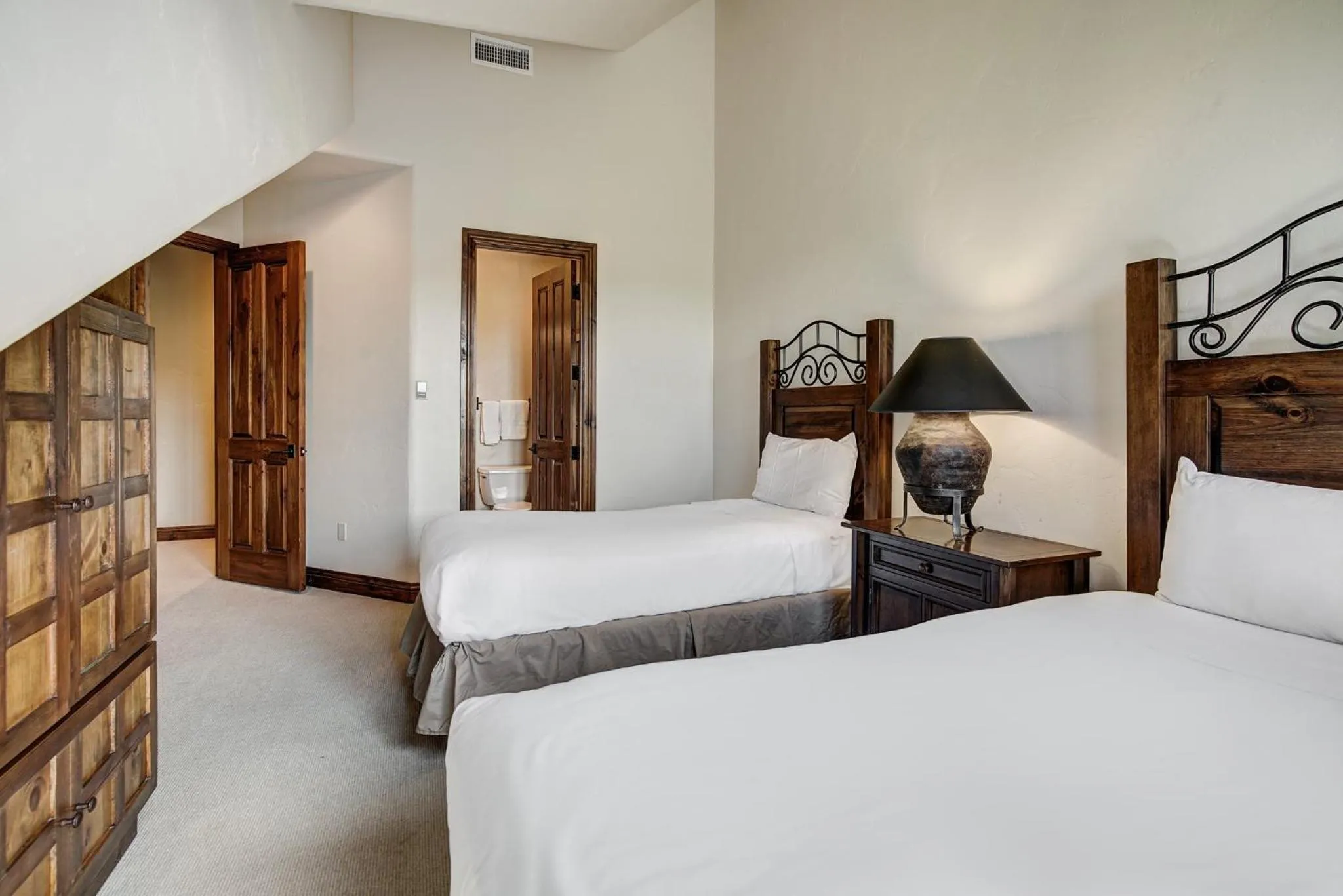 Bedroom, Bed in Arrowhead Village, A Vail Resorts Property