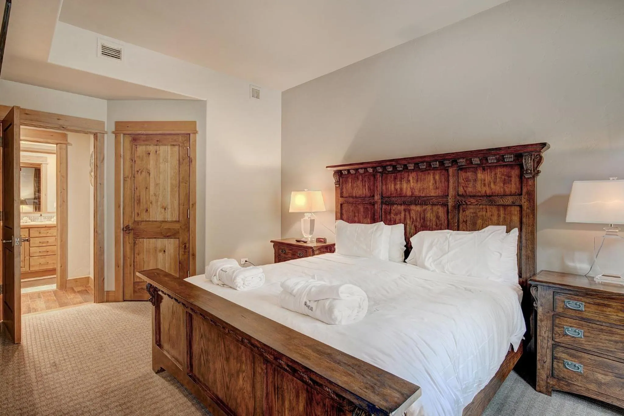 Bedroom, Bed in Arrowhead Village, A Vail Resorts Property