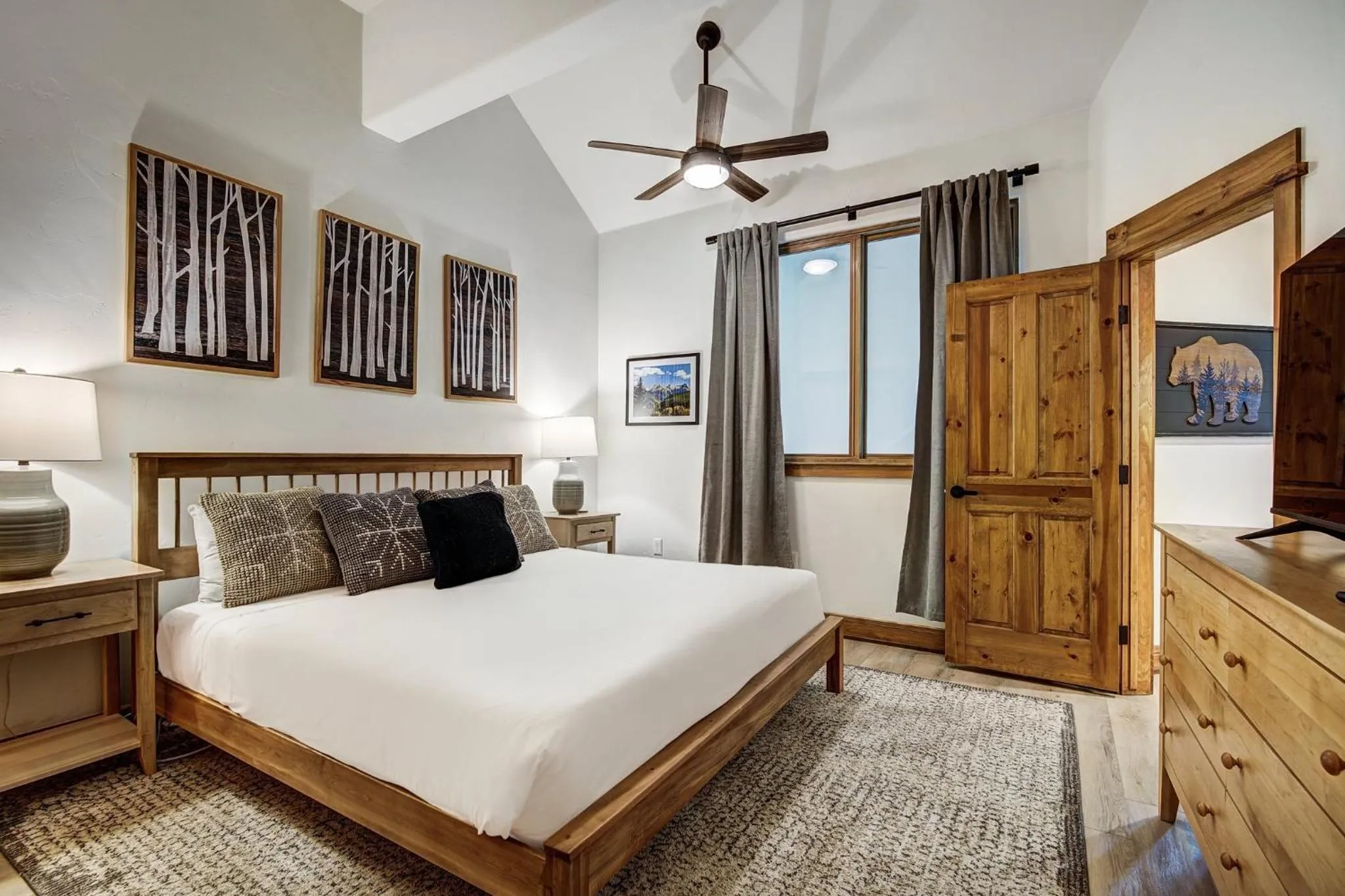 Bedroom, Bed in Arrowhead Village, A Vail Resorts Property