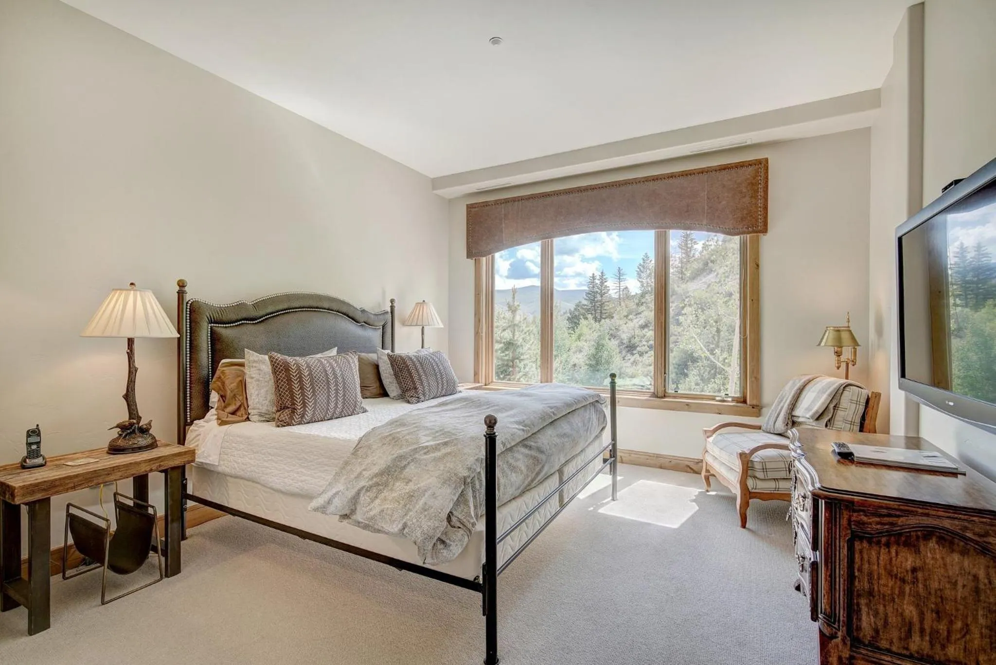 Bedroom, Bed in Arrowhead Village, A Vail Resorts Property