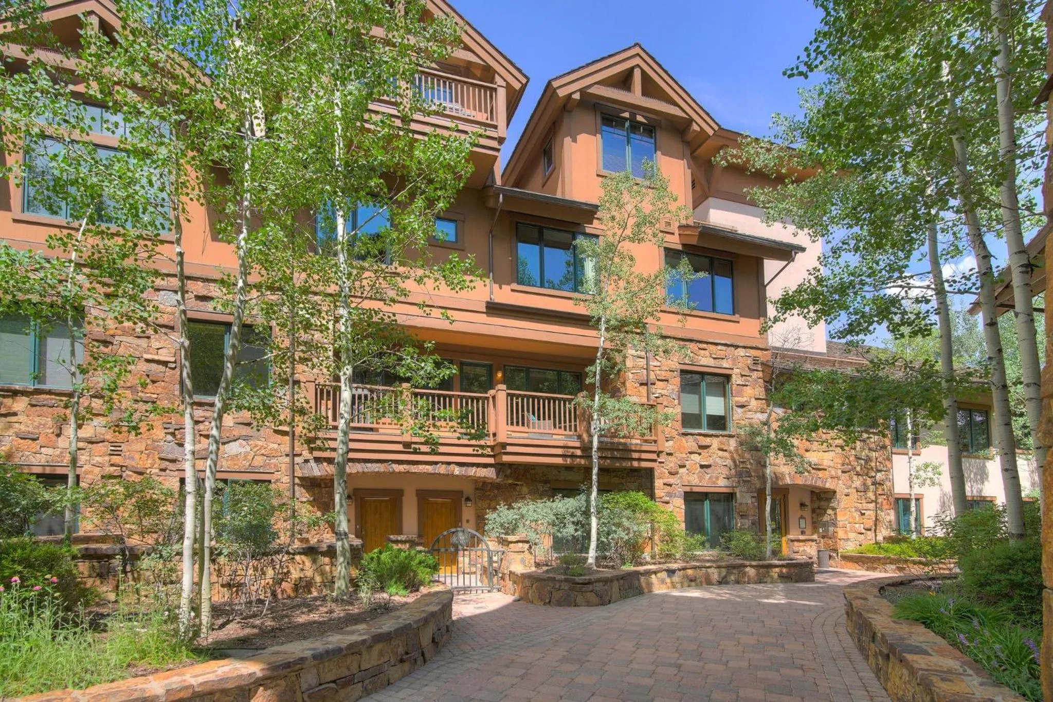 Property building in Arrowhead Village, A Vail Resorts Property