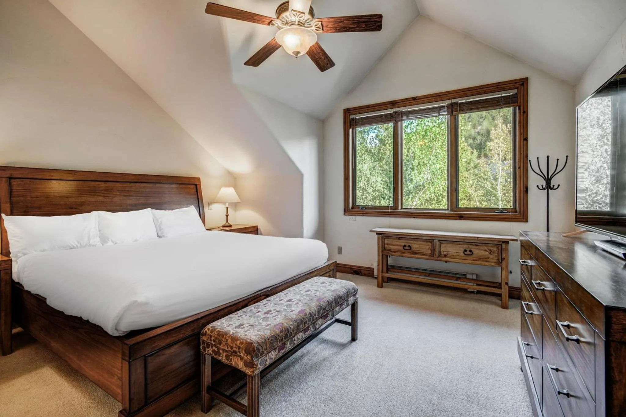 Bedroom, Bed in Arrowhead Village, A Vail Resorts Property