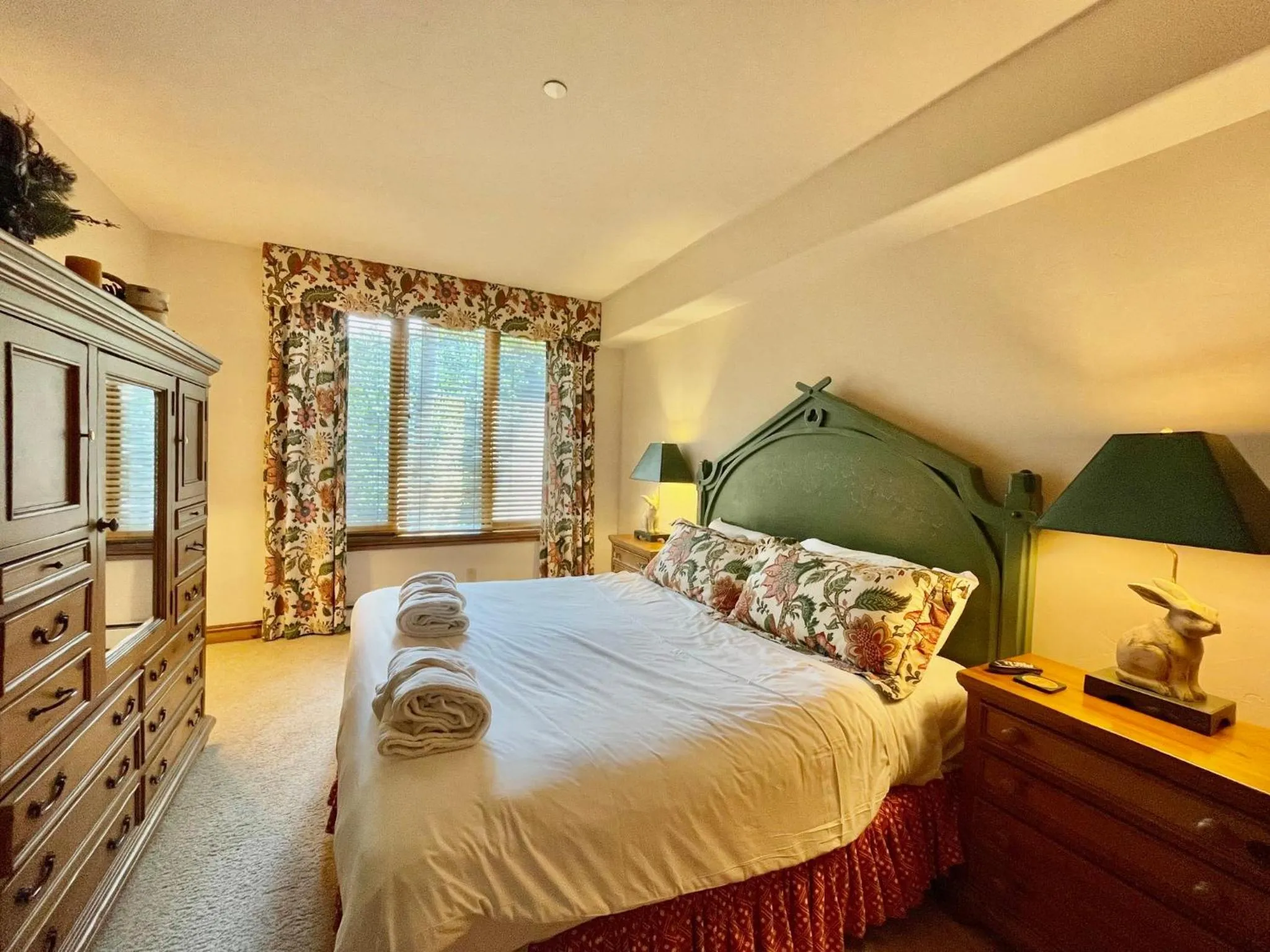 Bedroom, Bed in Arrowhead Village, A Vail Resorts Property