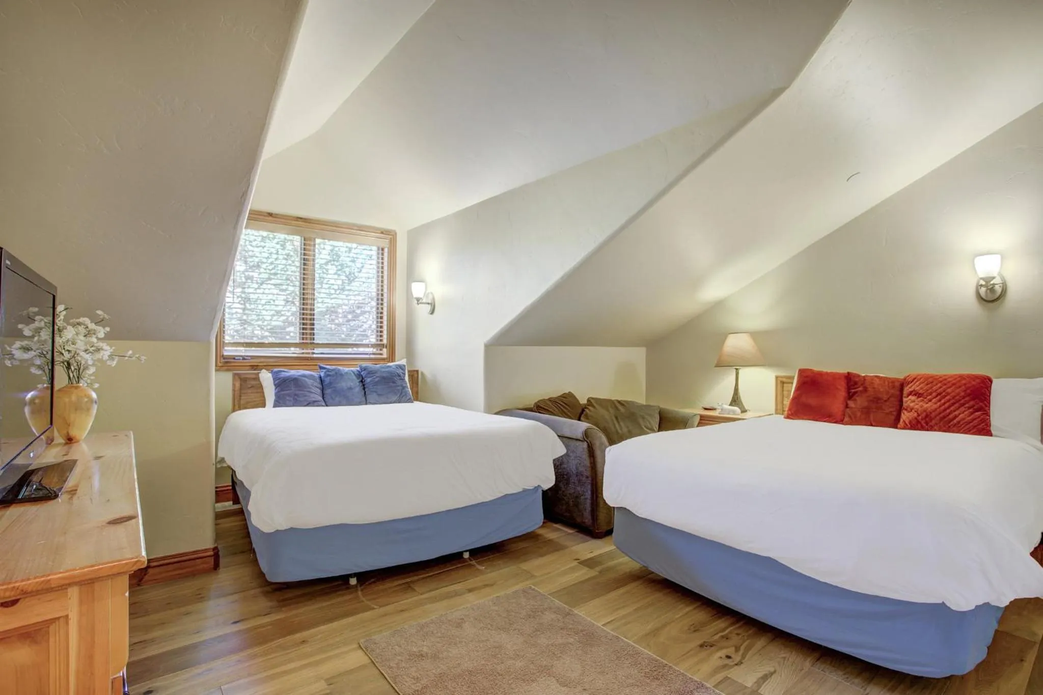 Bedroom, Bed in Arrowhead Village, A Vail Resorts Property