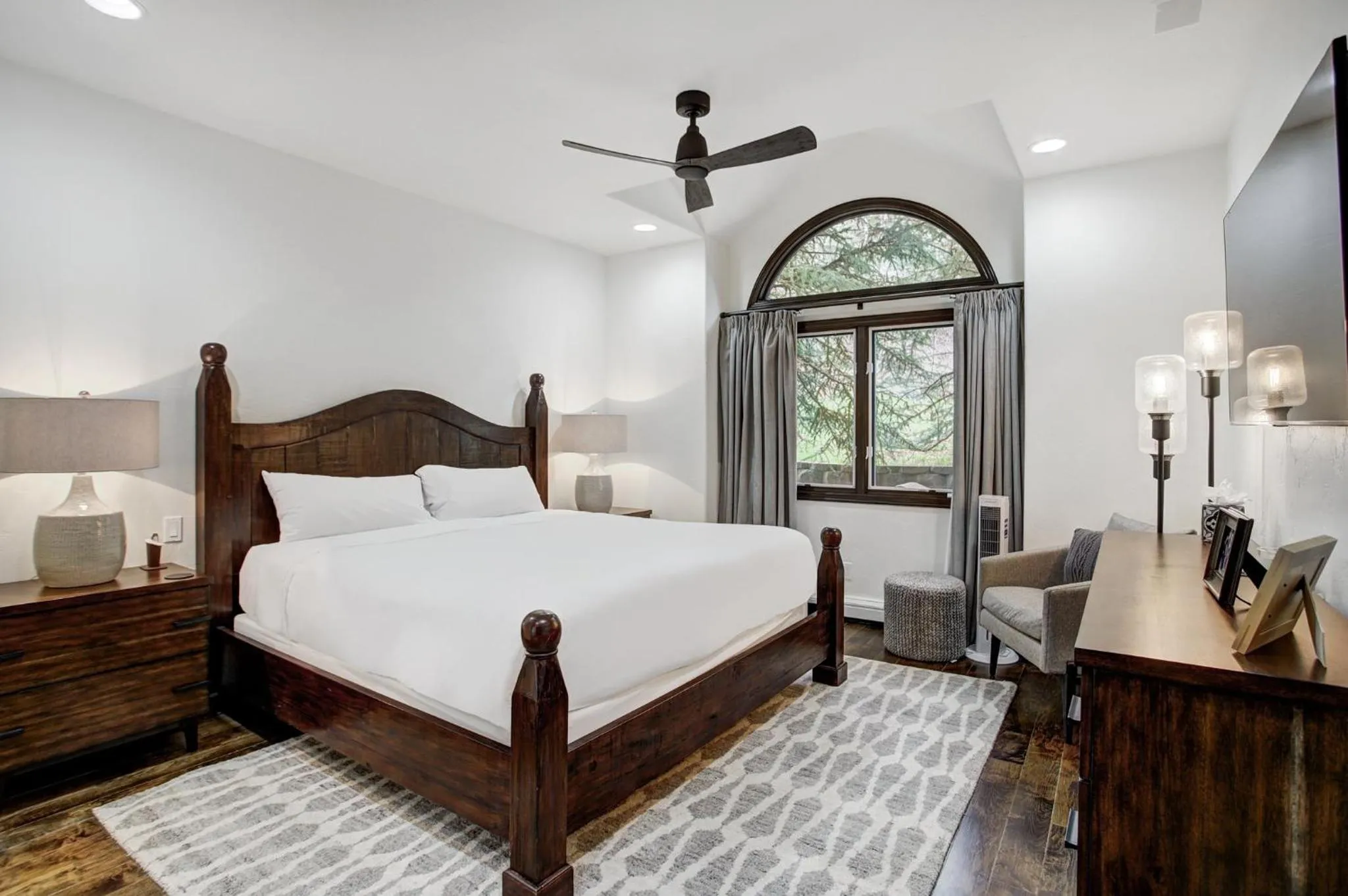 Bedroom, Bed in Arrowhead Village, A Vail Resorts Property