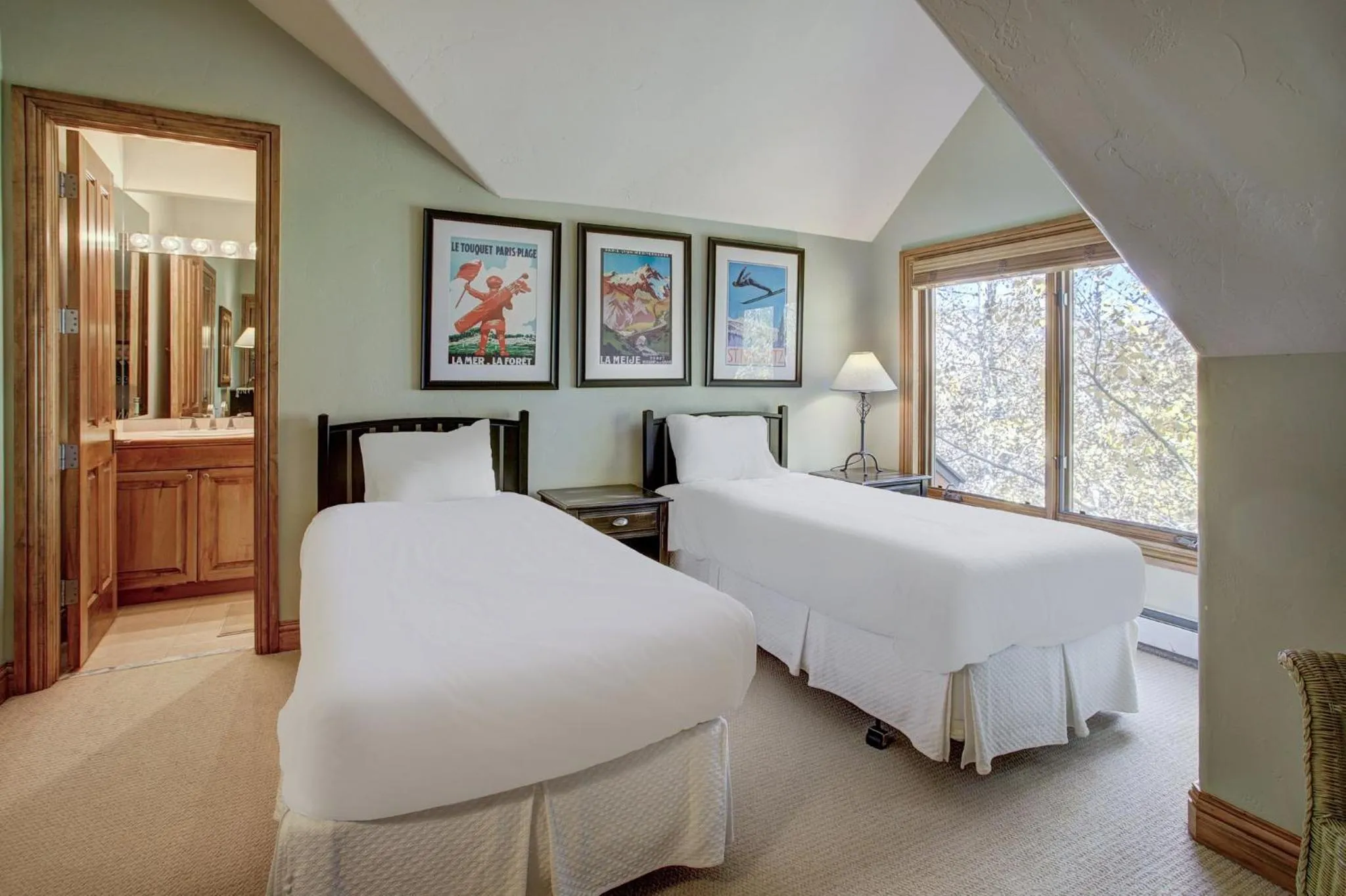 Bedroom, Bed in Arrowhead Village, A Vail Resorts Property