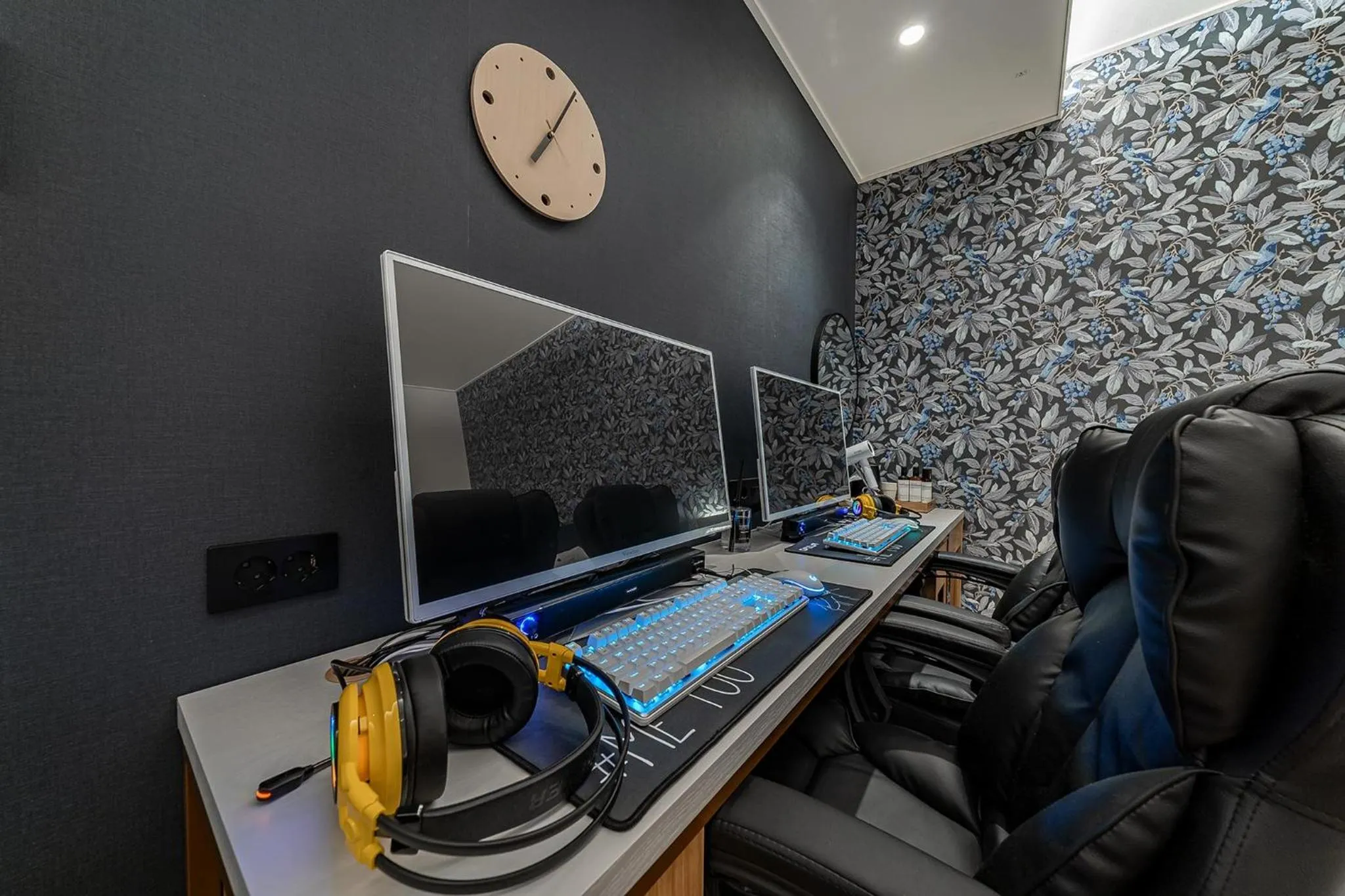 Decorative detail in Browndot Suwon cityhall