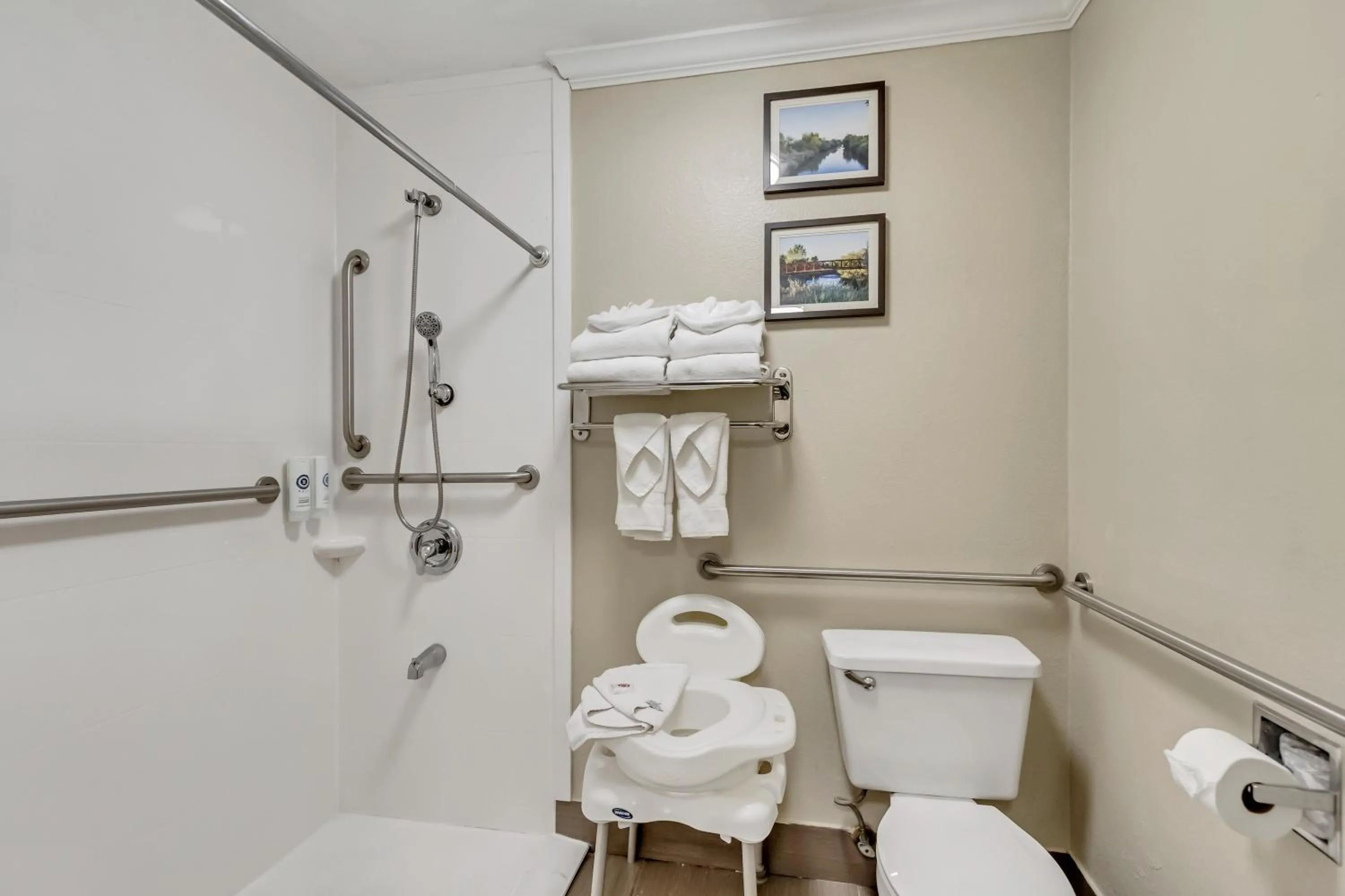 Toilet in Comfort Inn Murray – Salt Lake City South