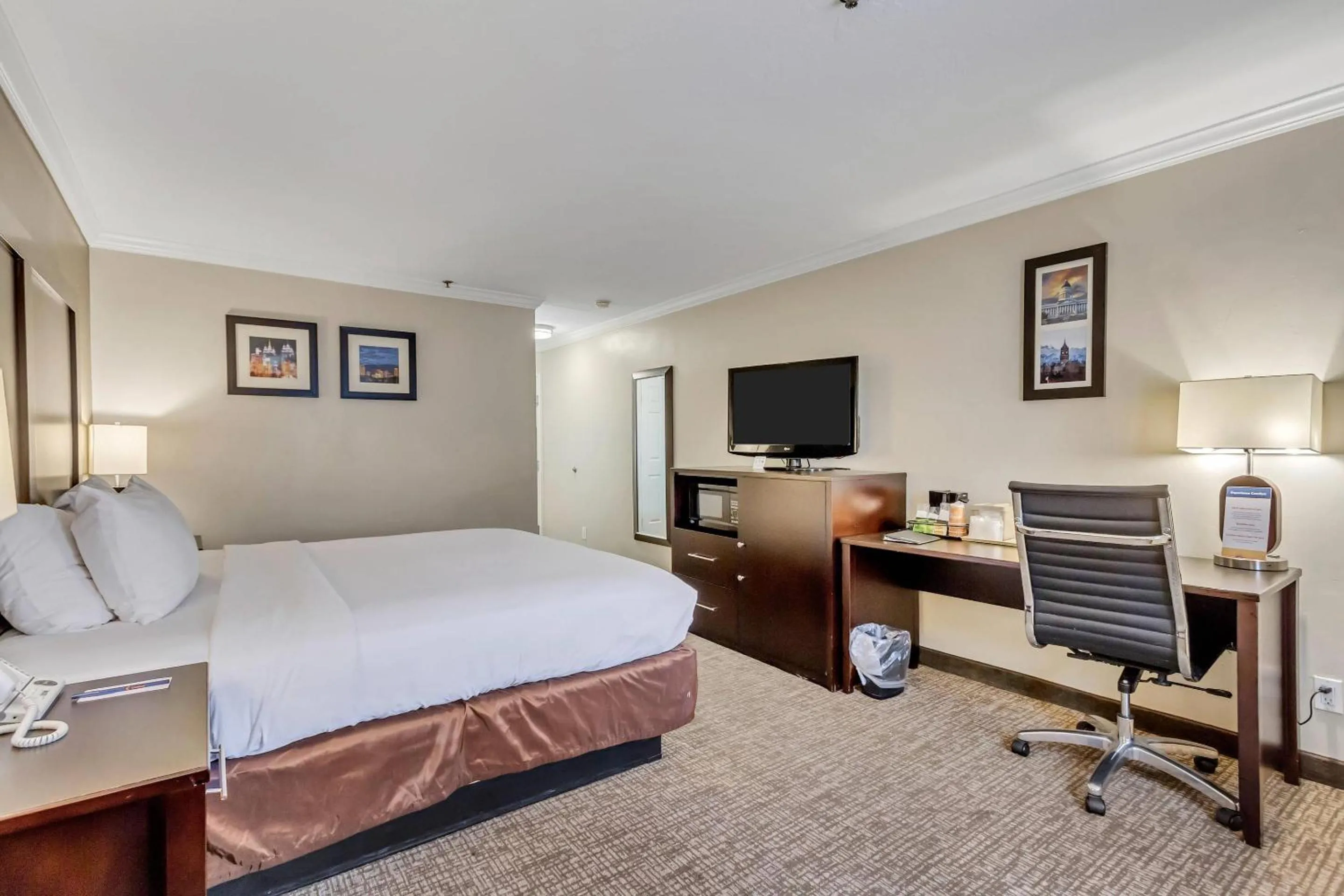 Bedroom, Bed in Comfort Inn Murray – Salt Lake City South