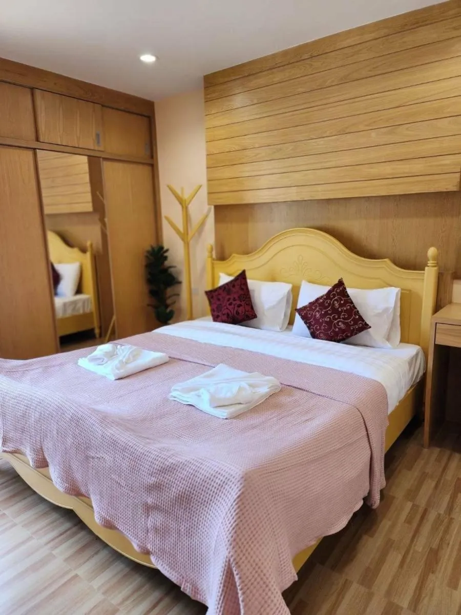 Bed in Alaita Hostel Patong