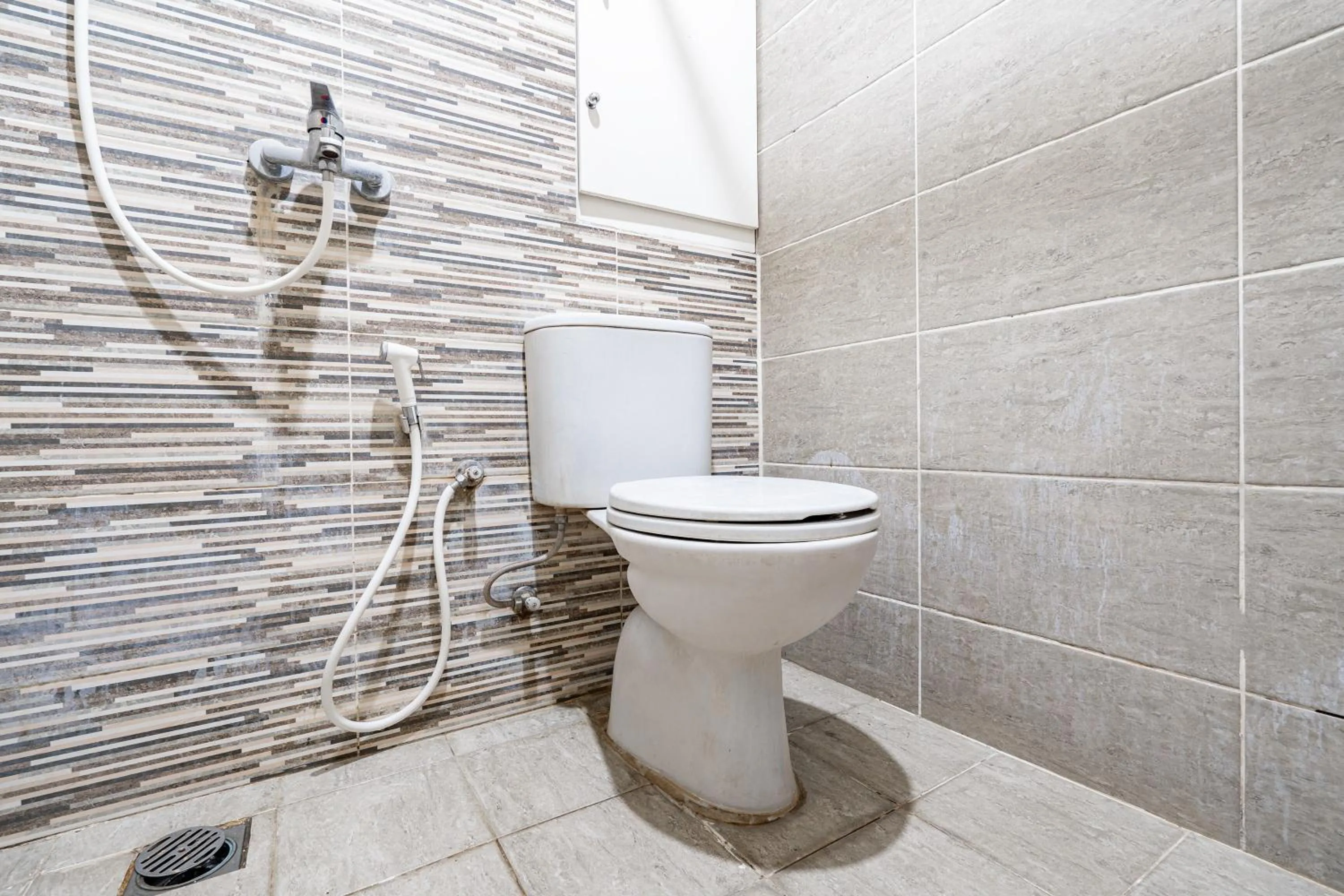 Bathroom in Hotel O Tamansari Panoramic Apartment By Anwar