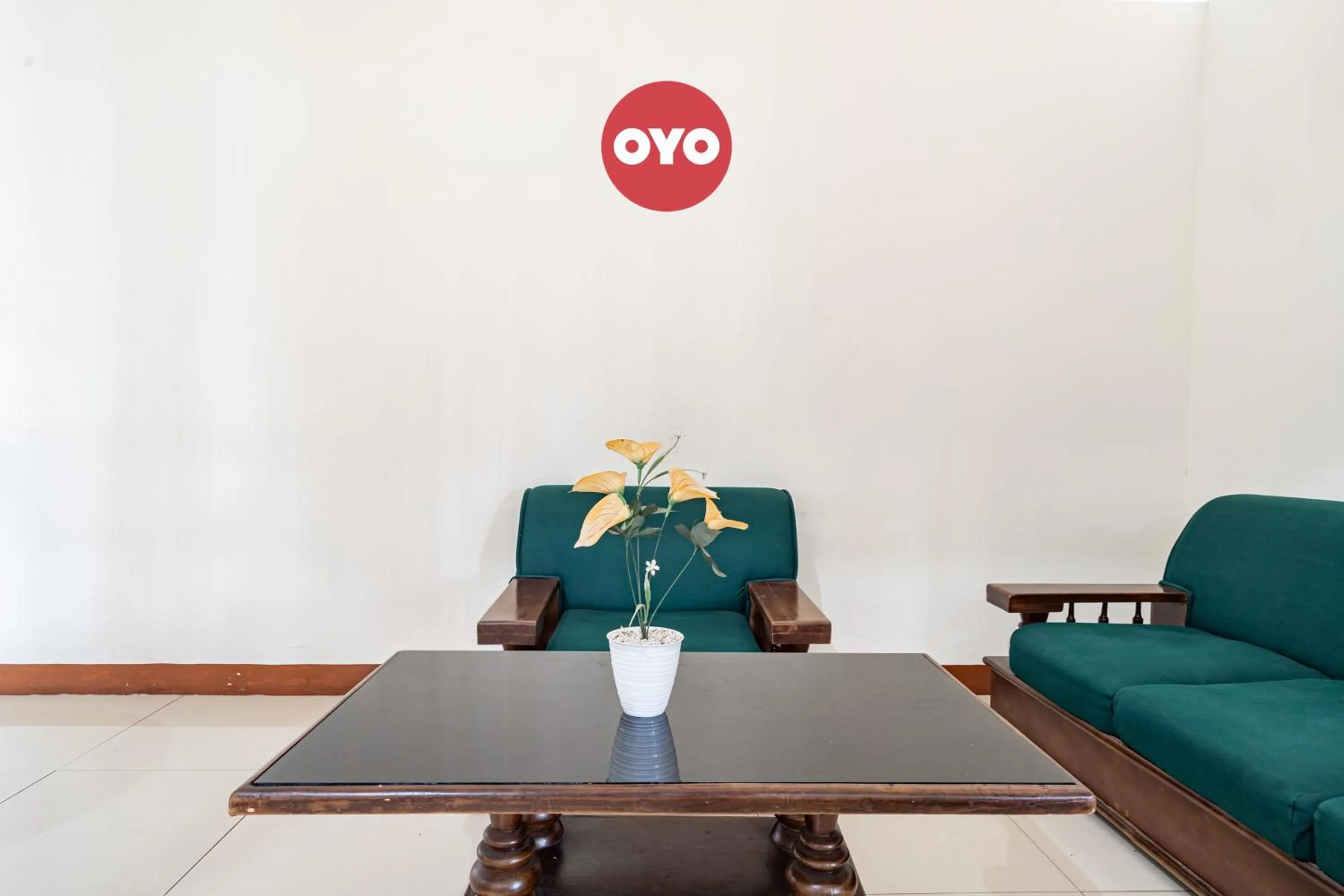 Lobby or reception in Hotel O Tamansari Panoramic Apartment By Anwar