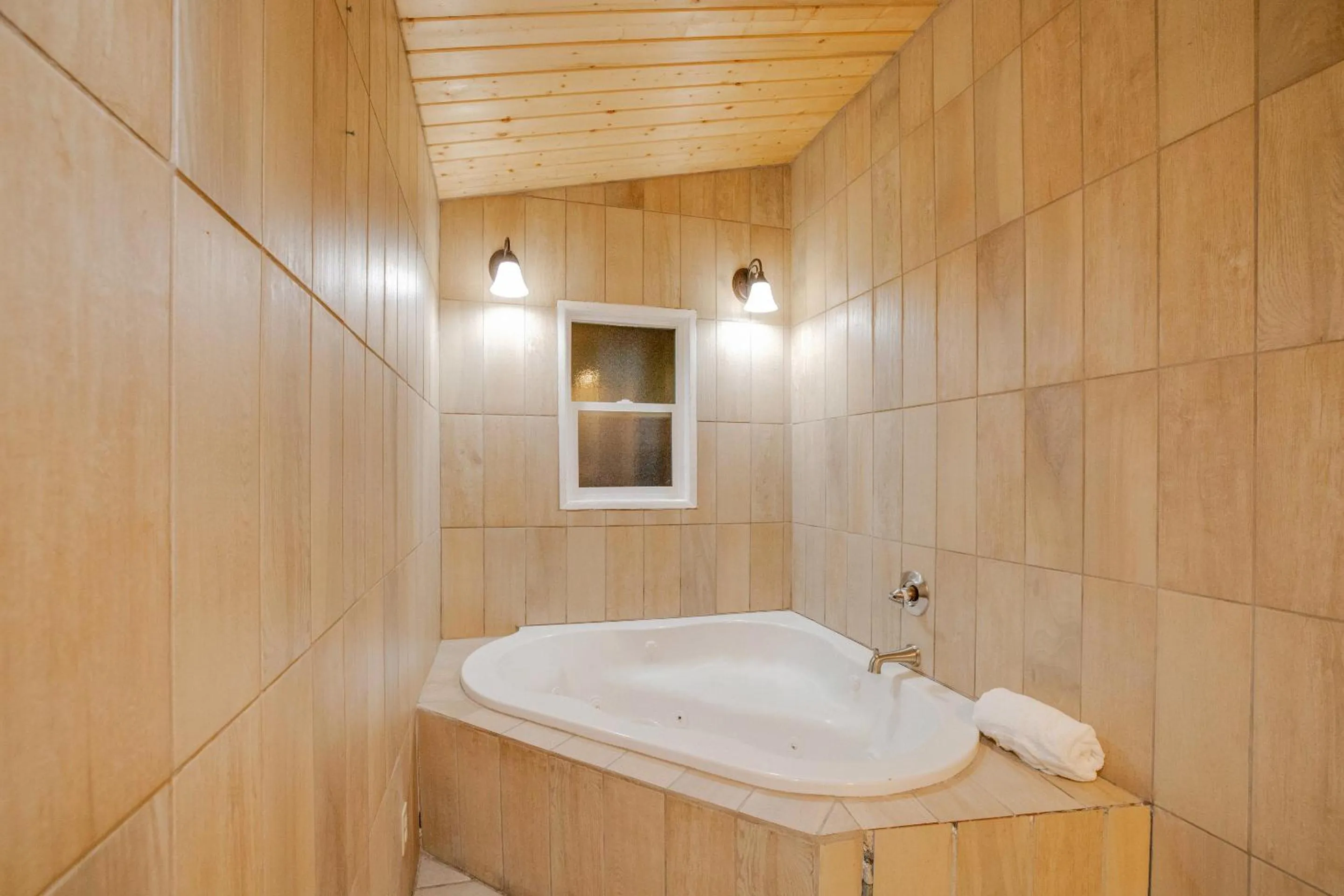 Bathroom in Arrowhead Tree Top Lodge