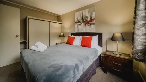 Bed in Lakes Edge Holiday Park