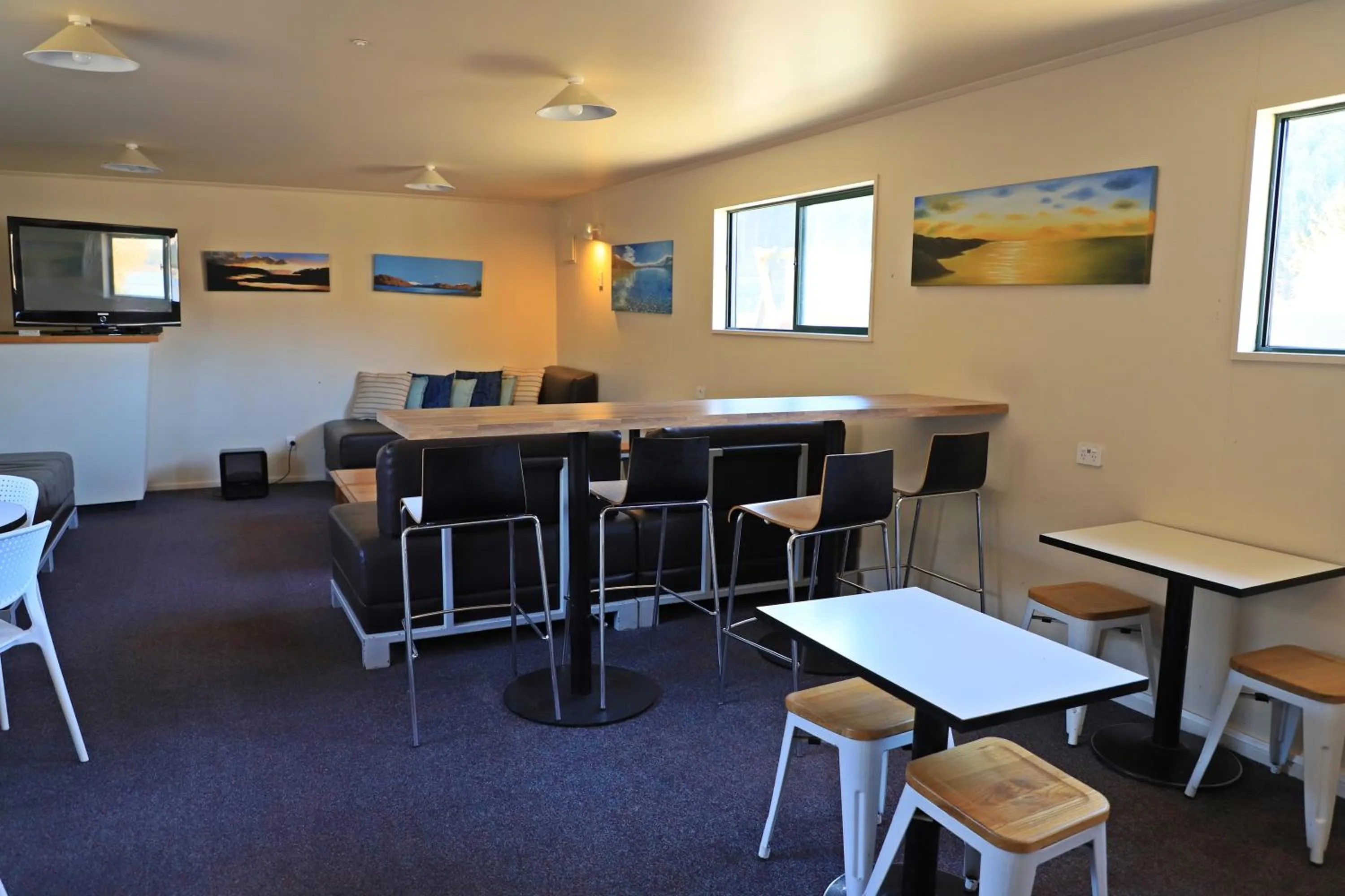 Lakes Edge Holiday Park