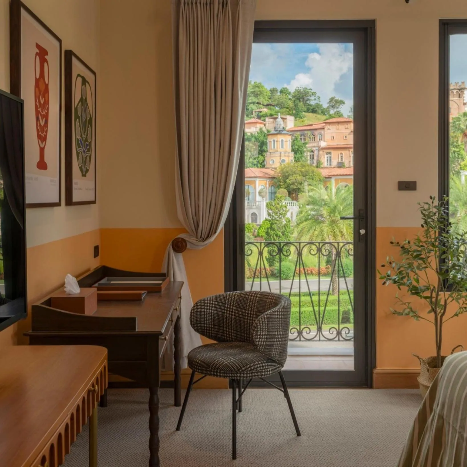 Seating area in Toscana Valley Hotel Portofino