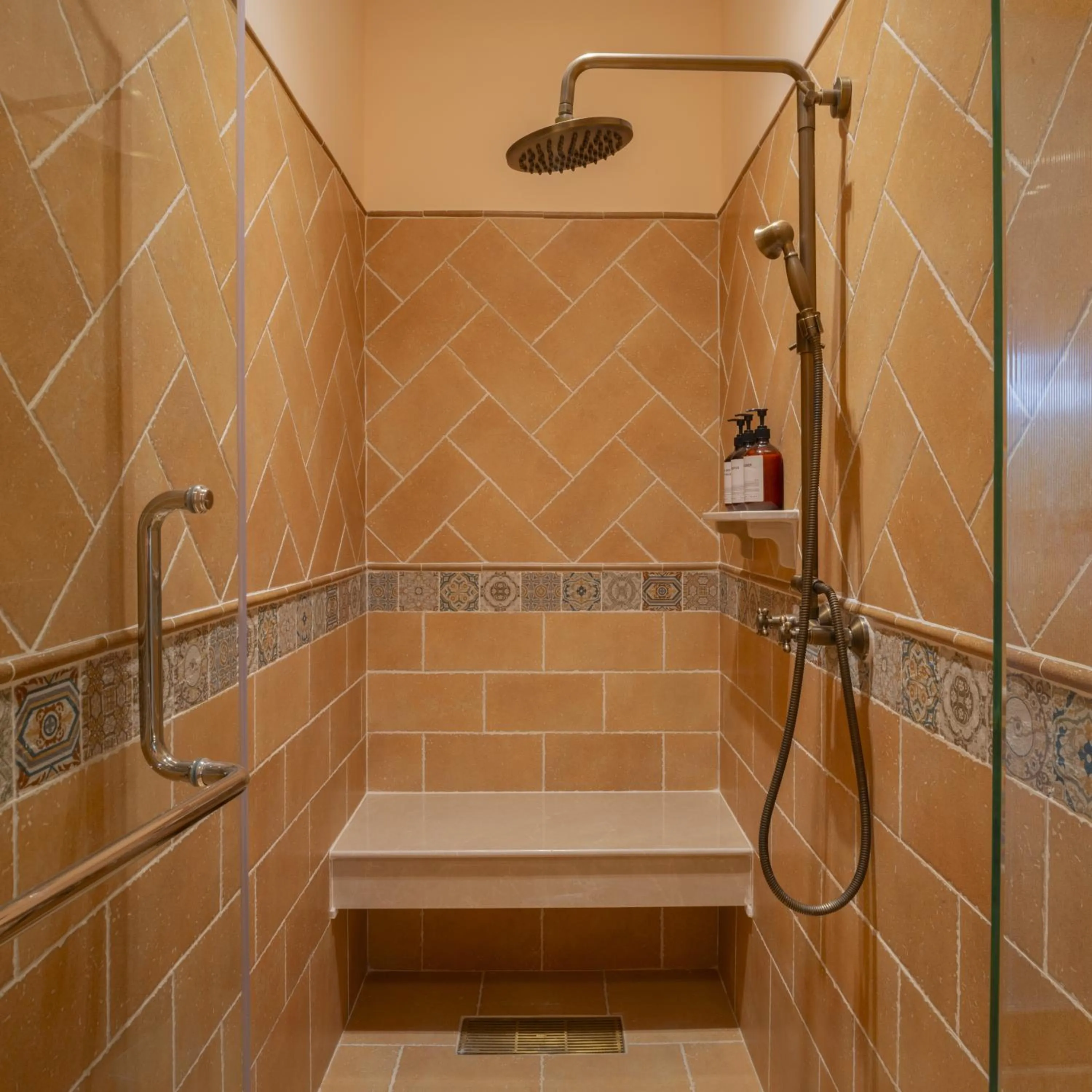 Shower in Toscana Valley Hotel Portofino