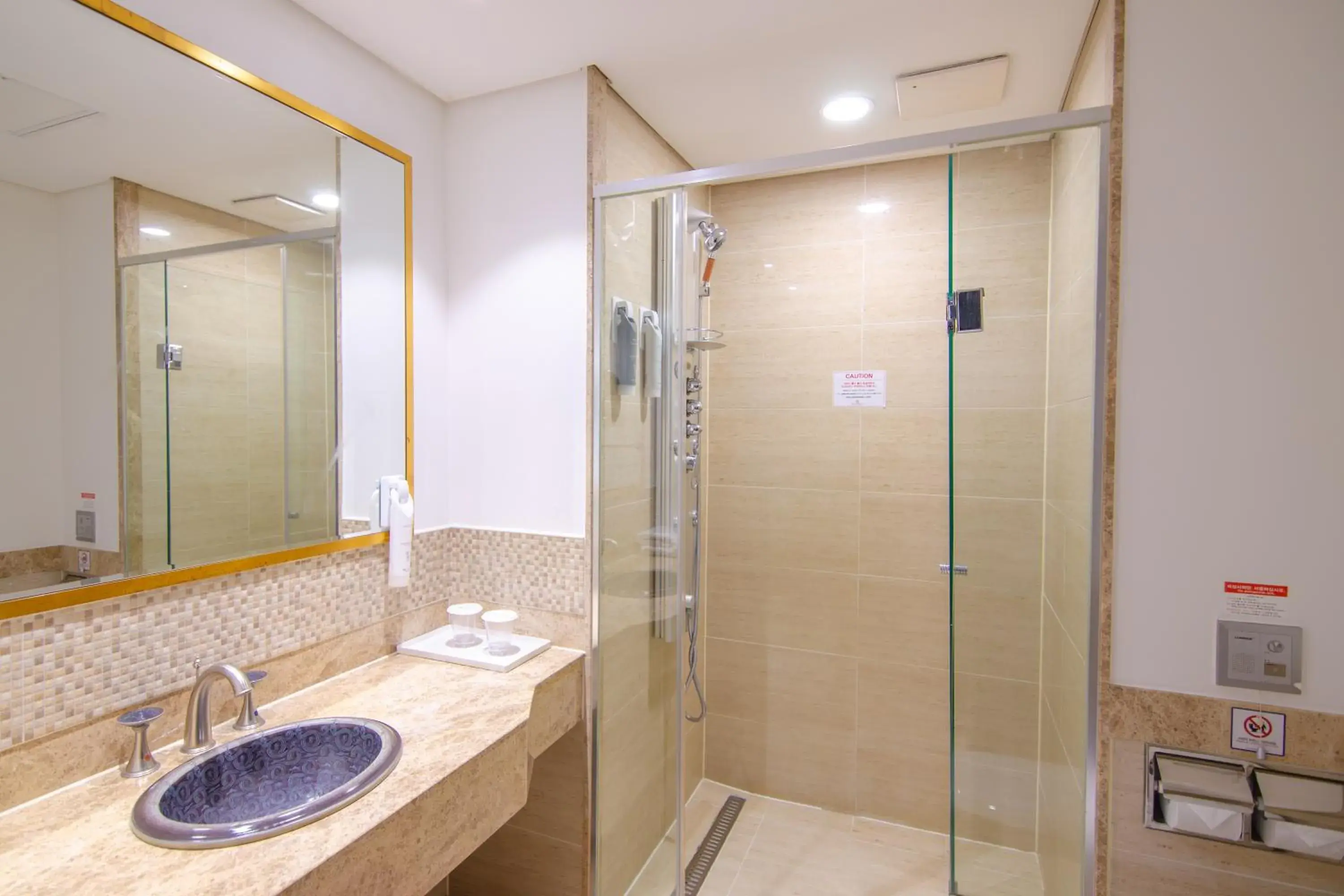 Two-Bedroom Suite in Centum Convention Hotel In Centum Two-Bedroom Suite in Centum Convention Hotel In Centum