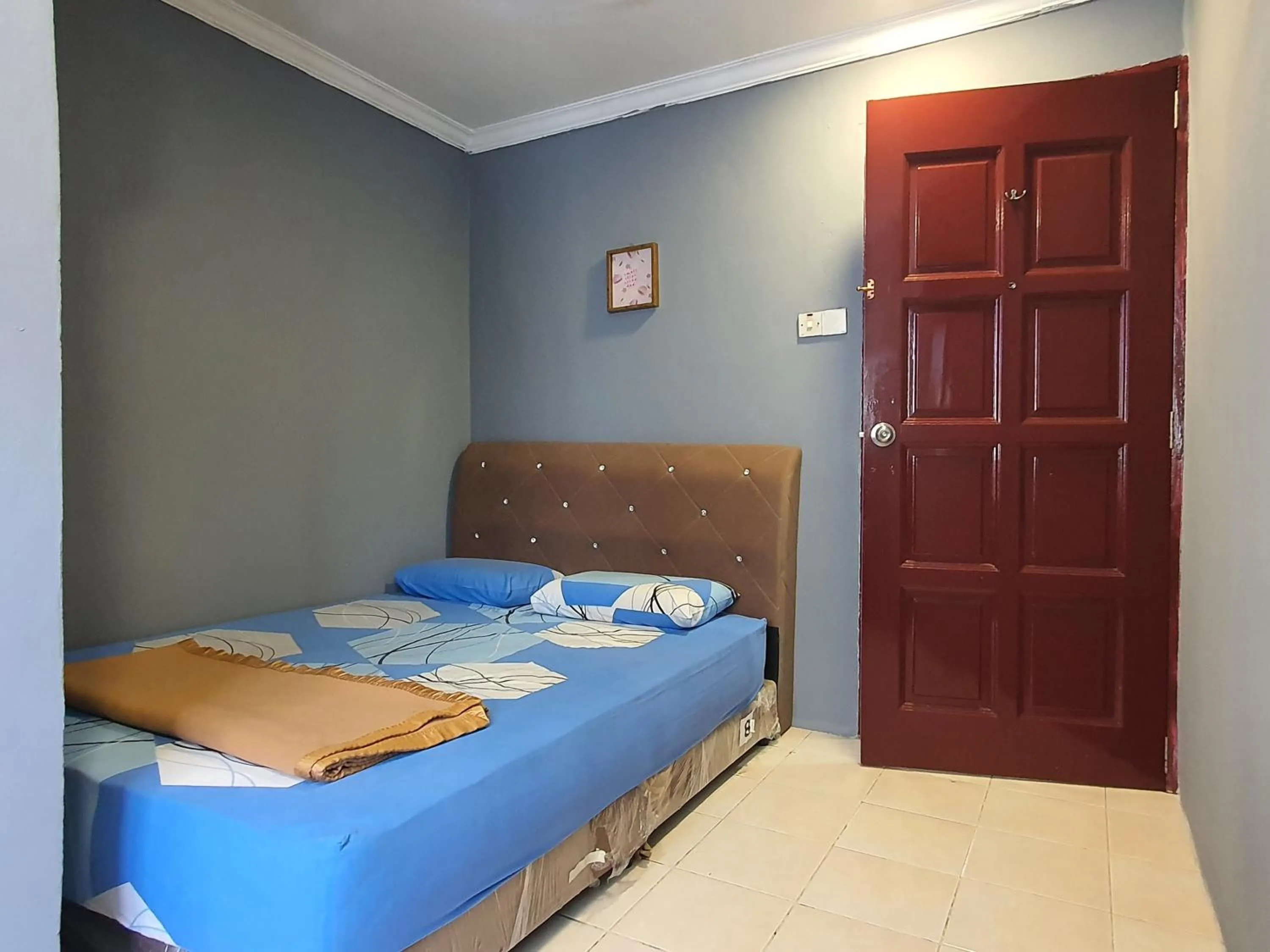 Photo of the whole room, Bed in Hotel O Hoover Room