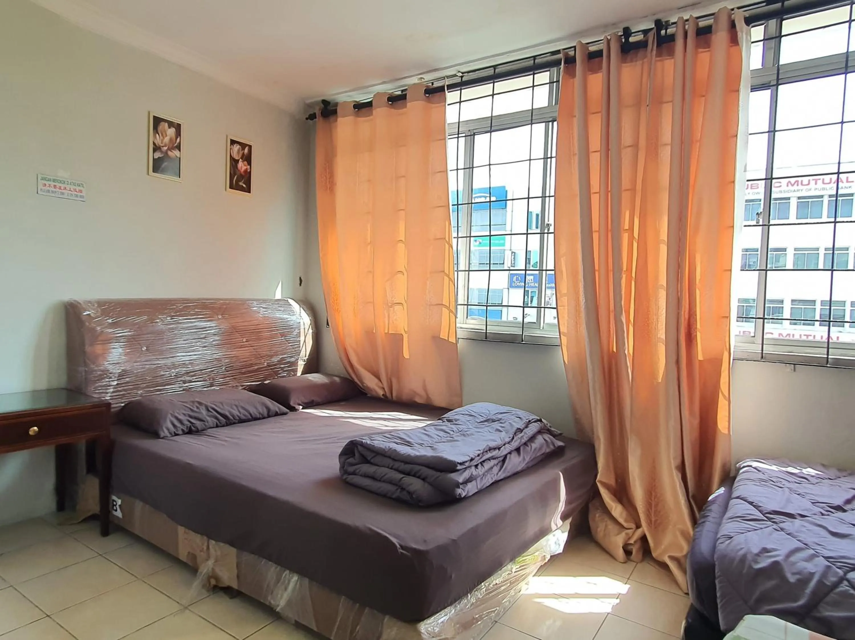 Photo of the whole room, Bed in Hotel O Hoover Room