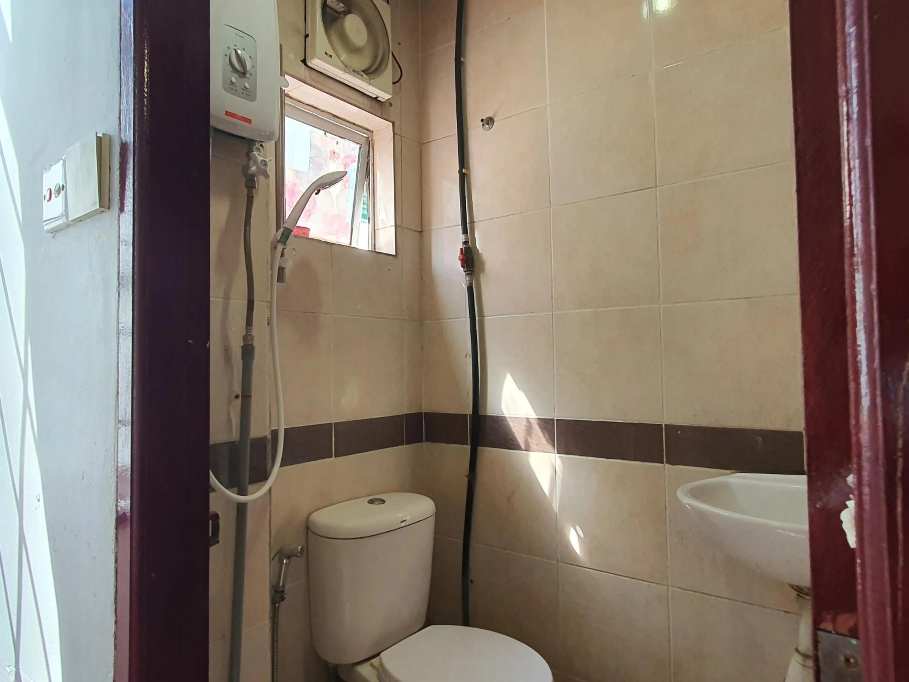 Bathroom in Hotel O Hoover Room