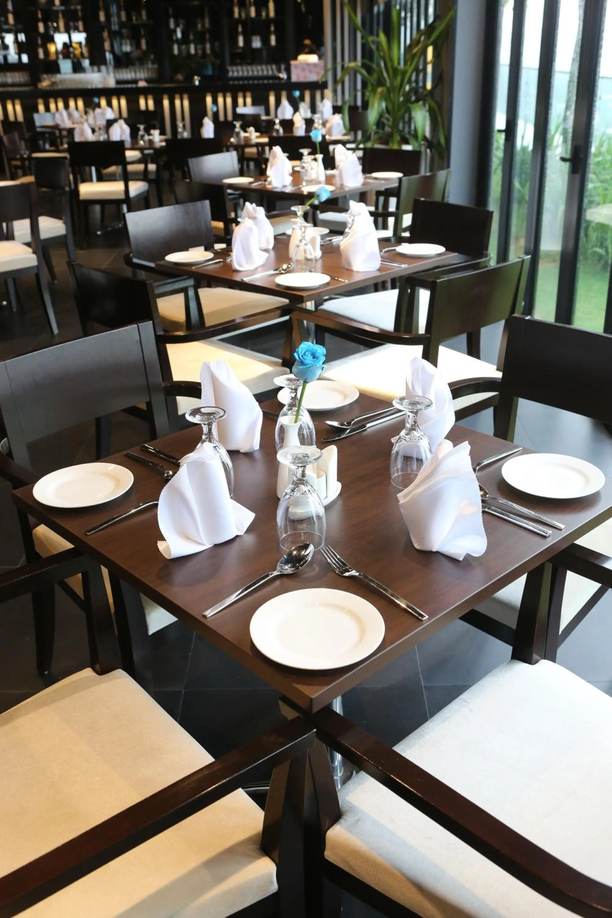 Restaurant/places to eat in e.City Hotel@OneCity