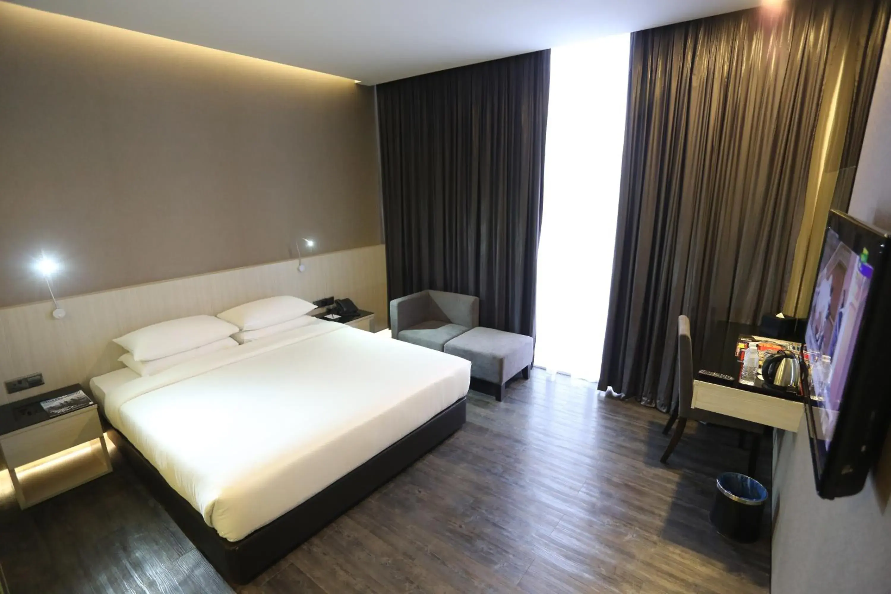 Standard King Room in e.City Hotel@OneCity Standard King Room in e.City Hotel@OneCity