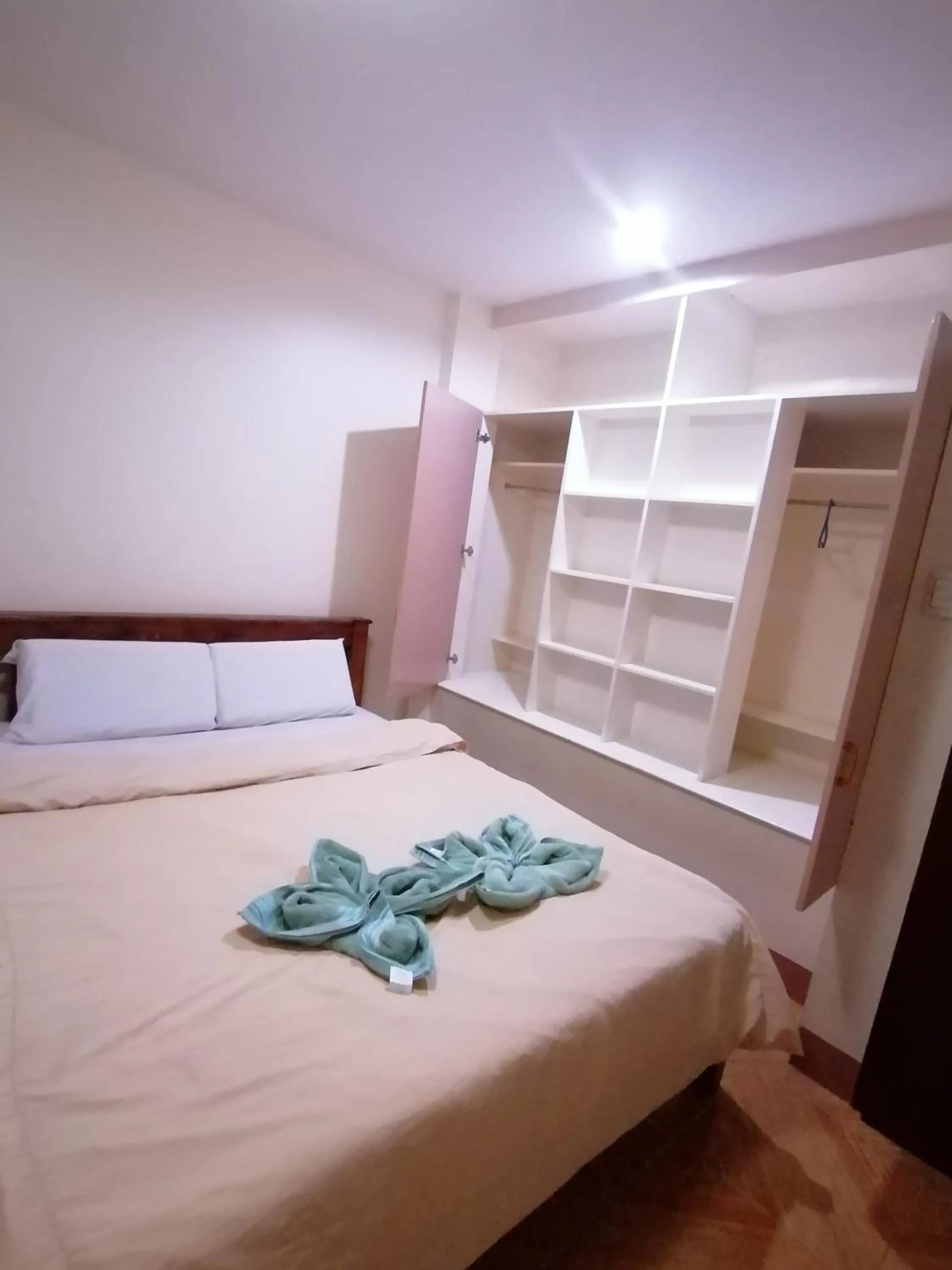 Bedroom, Bed in Manora Apartment