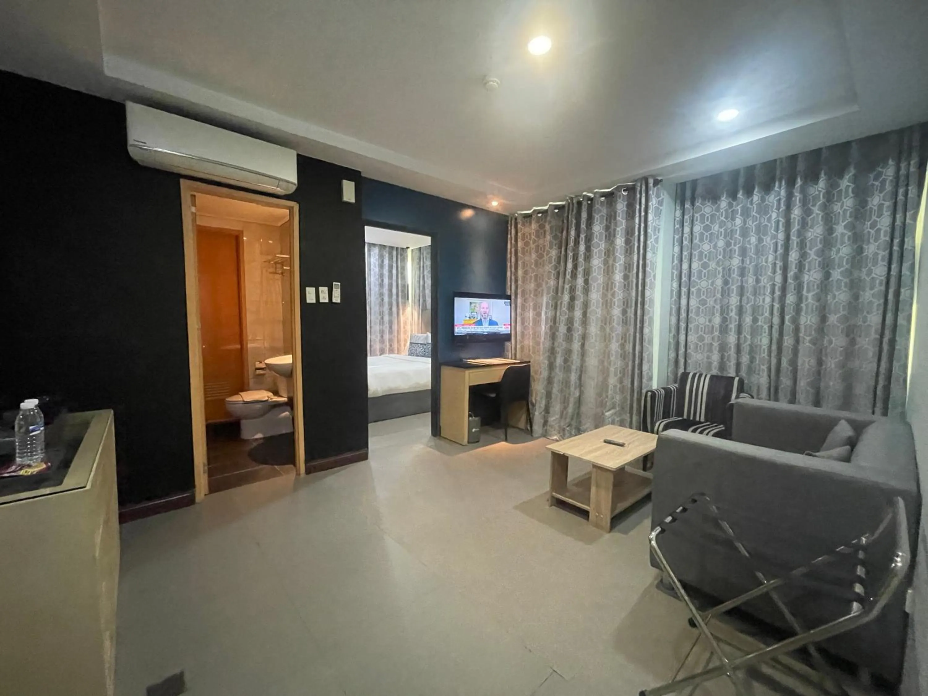 TV and multimedia in Homes at Bay Area Suites by SMS Hospitality