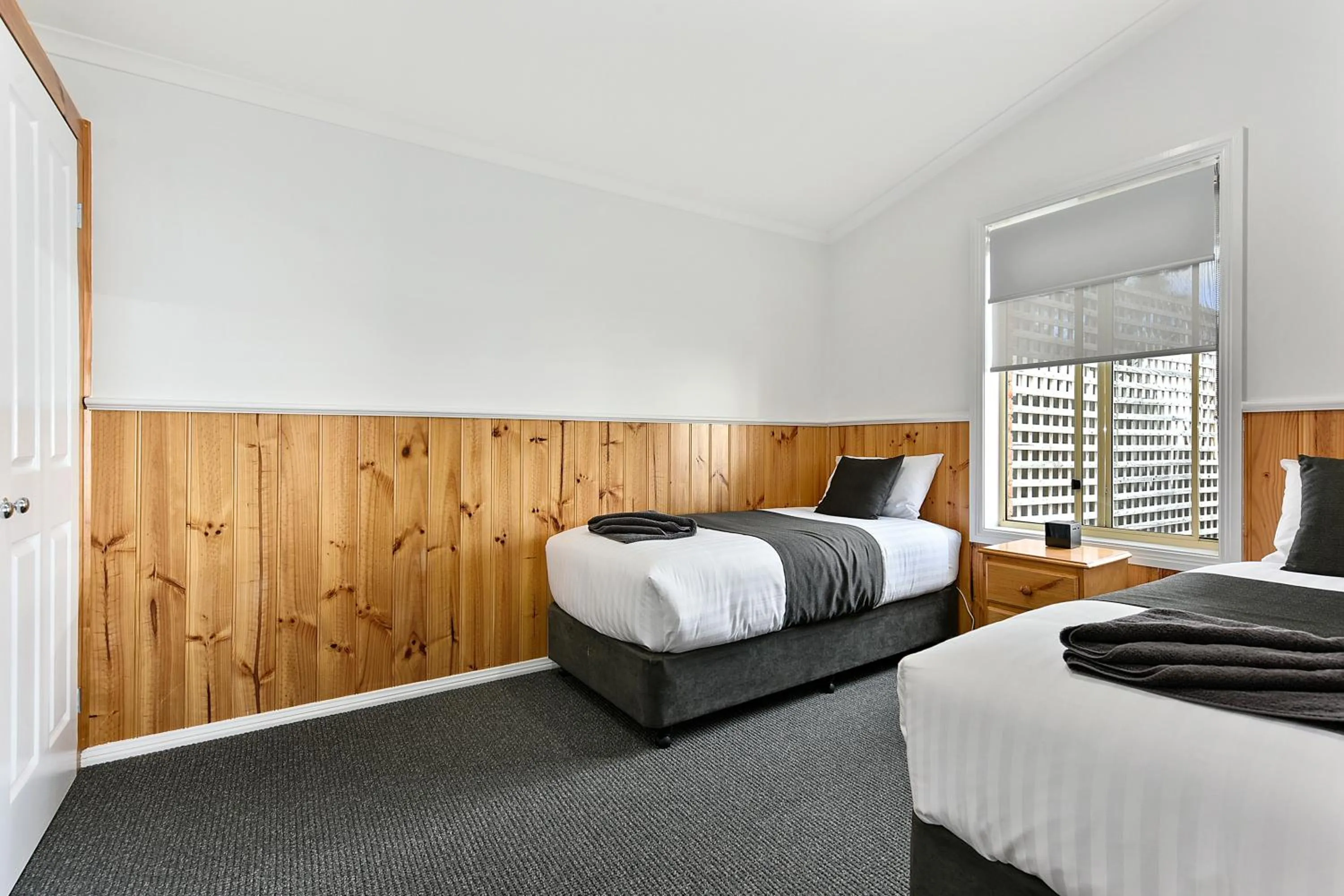 Bedroom, Bed in Masons Cottages