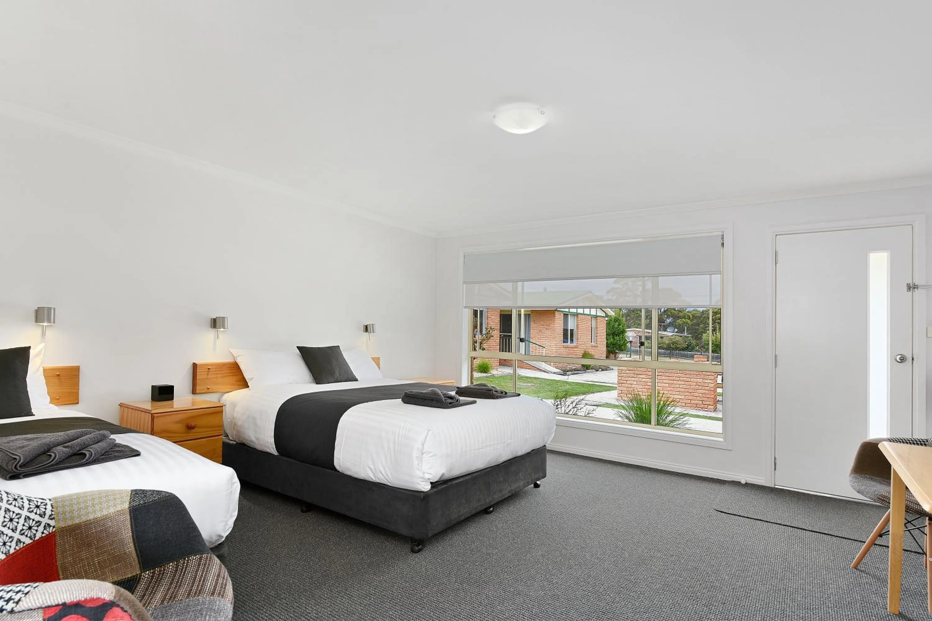 Photo of the whole room, Bed in Masons Cottages