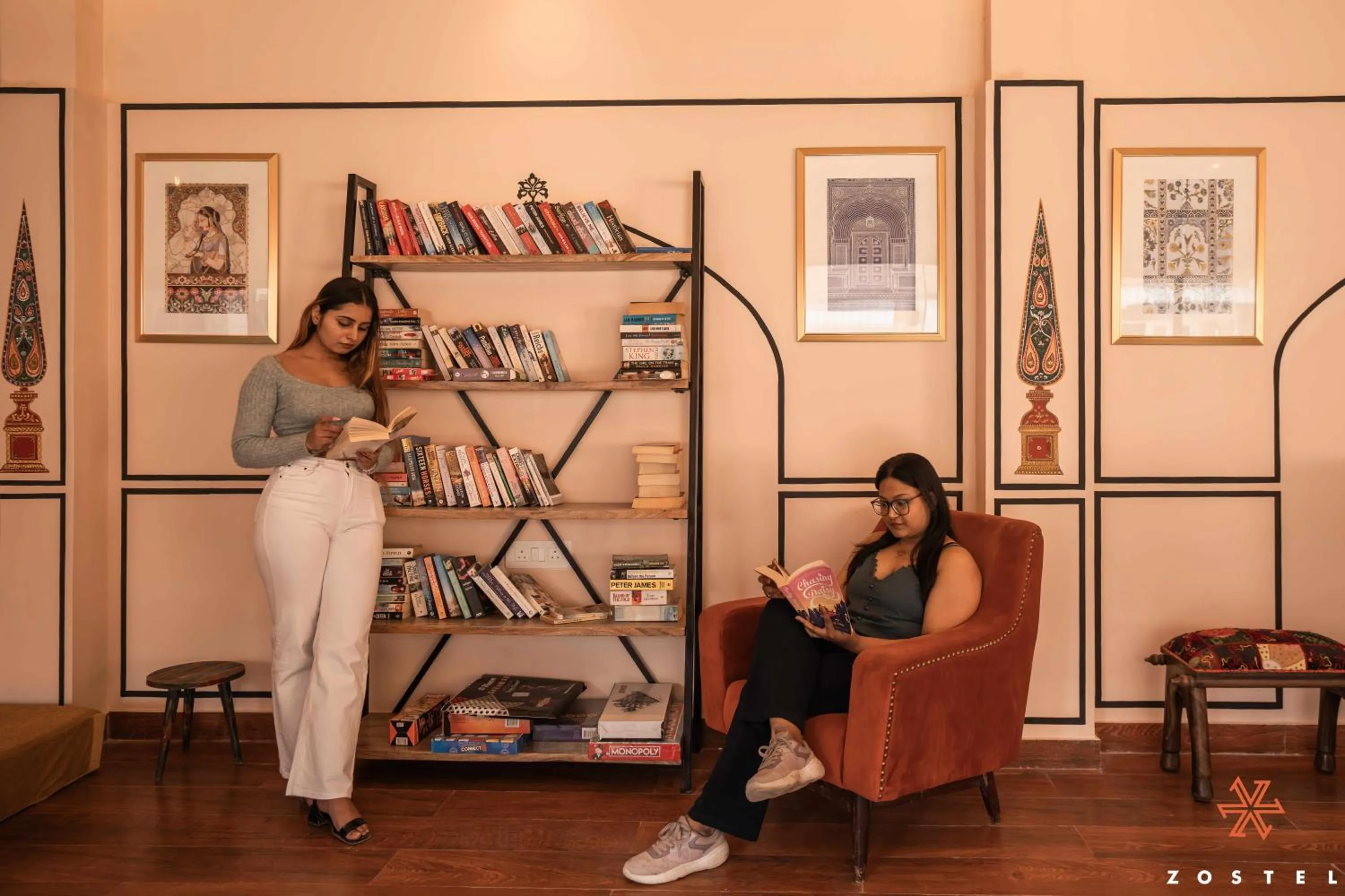 Library in Zostel Jodhpur (Ratanada)