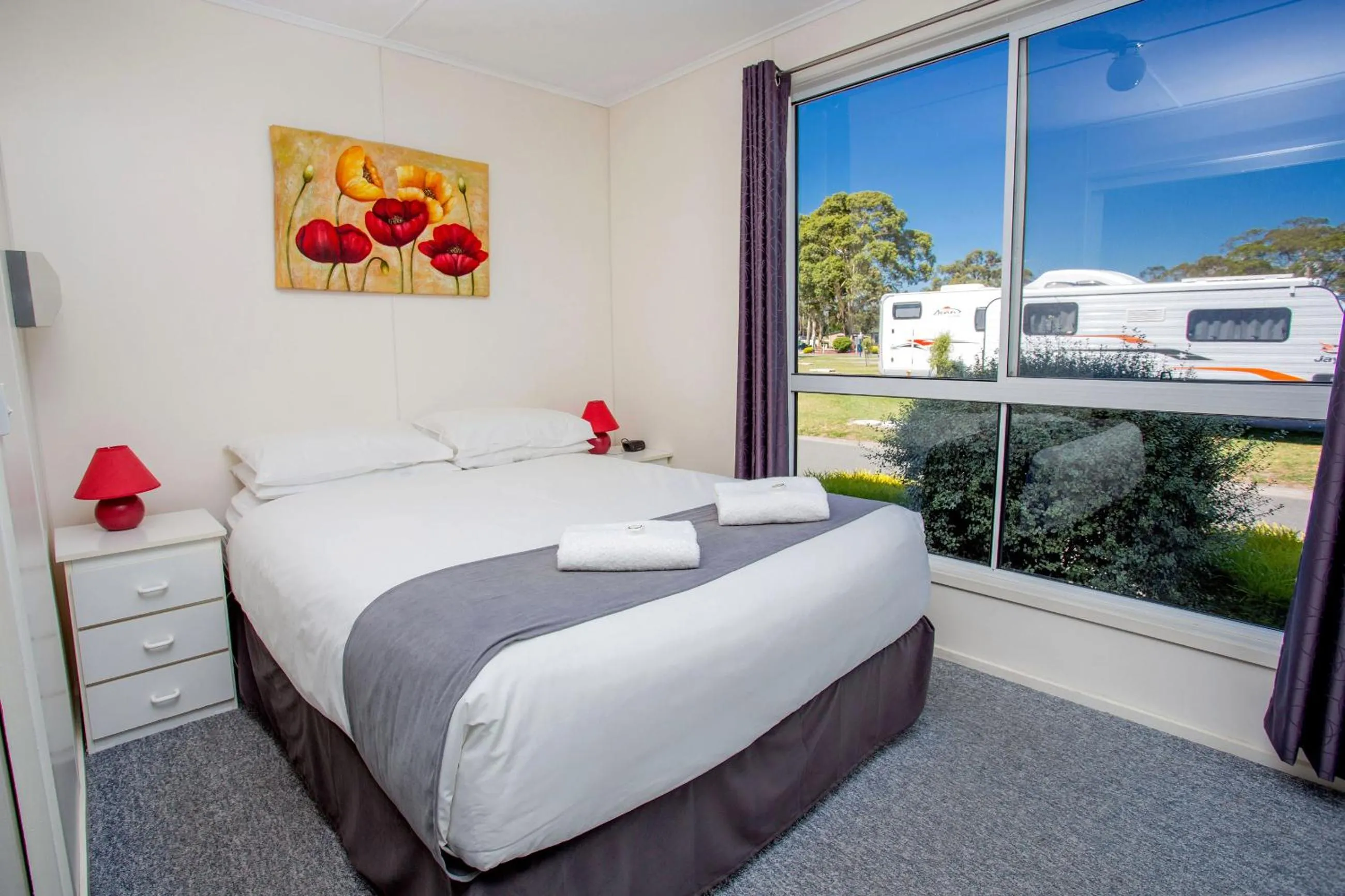 Bedroom, Bed in BIG4 Traralgon Park Lane Holiday Park