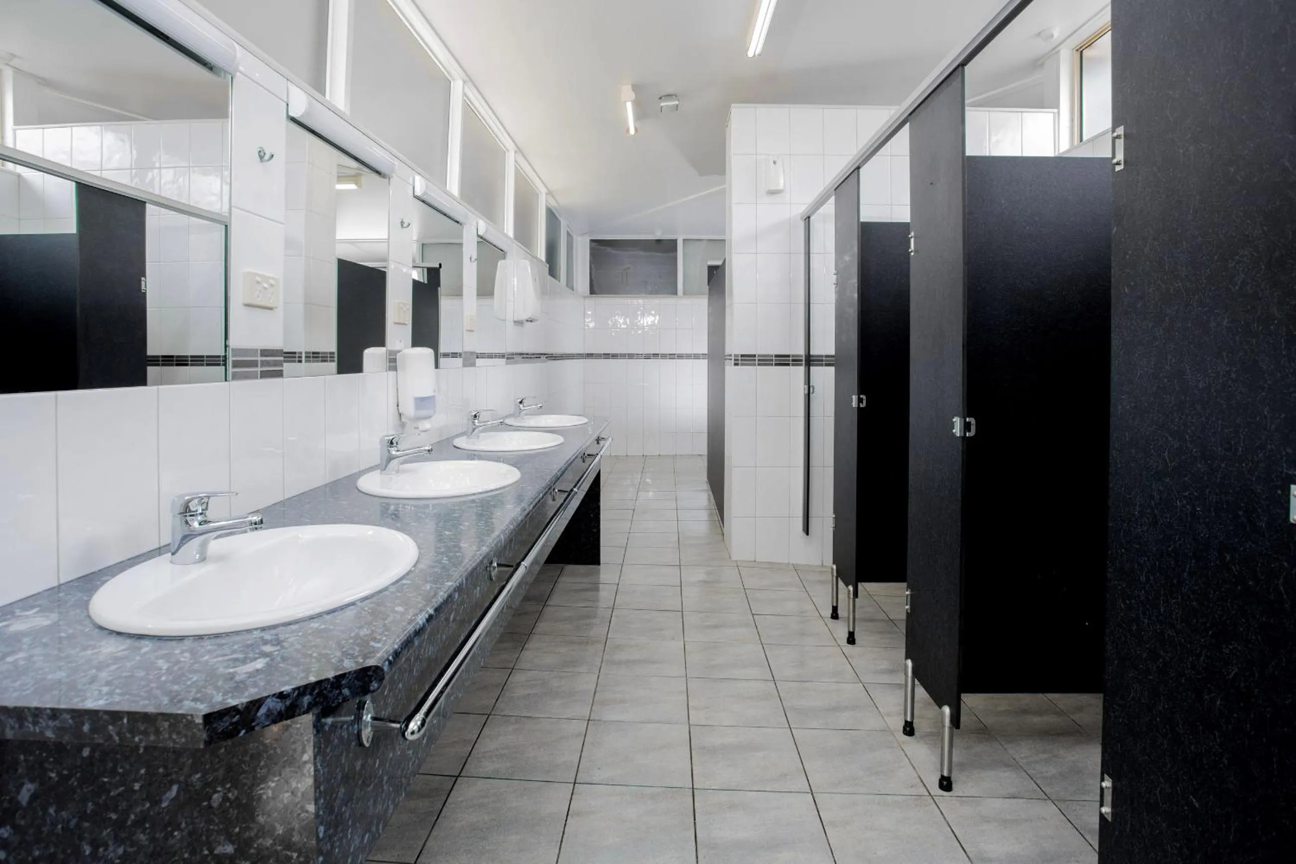 Public Bath in BIG4 Traralgon Park Lane Holiday Park