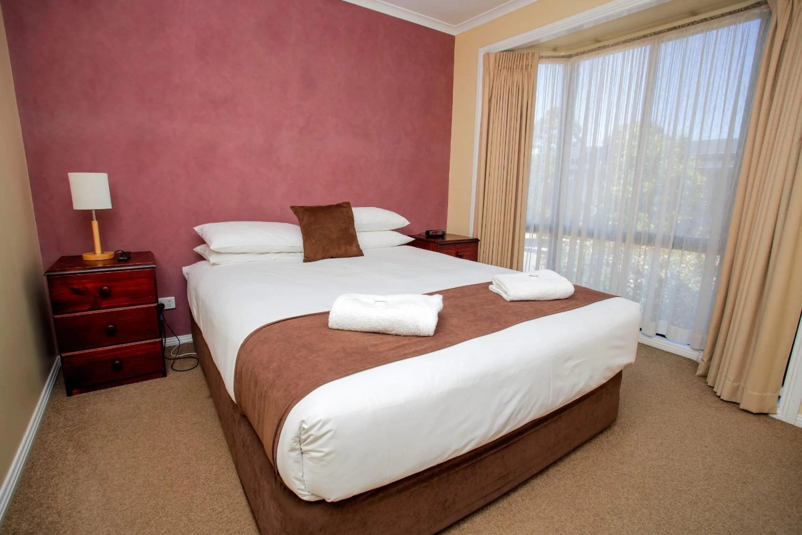 Bed in BIG4 Traralgon Park Lane Holiday Park