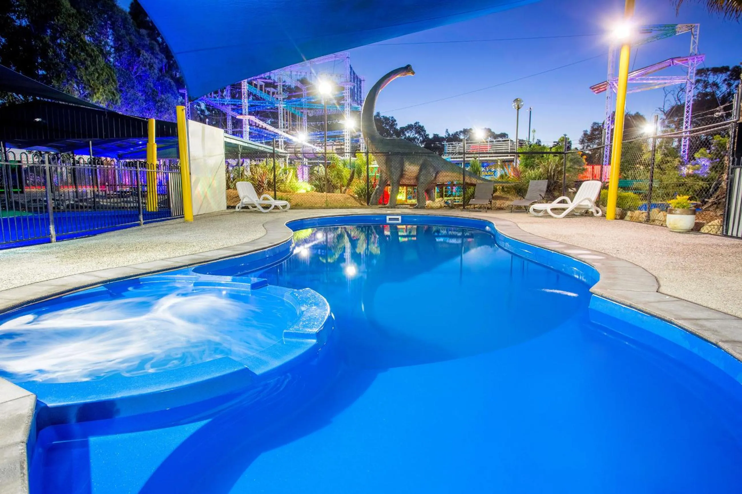 Swimming pool in BIG4 Traralgon Park Lane Holiday Park