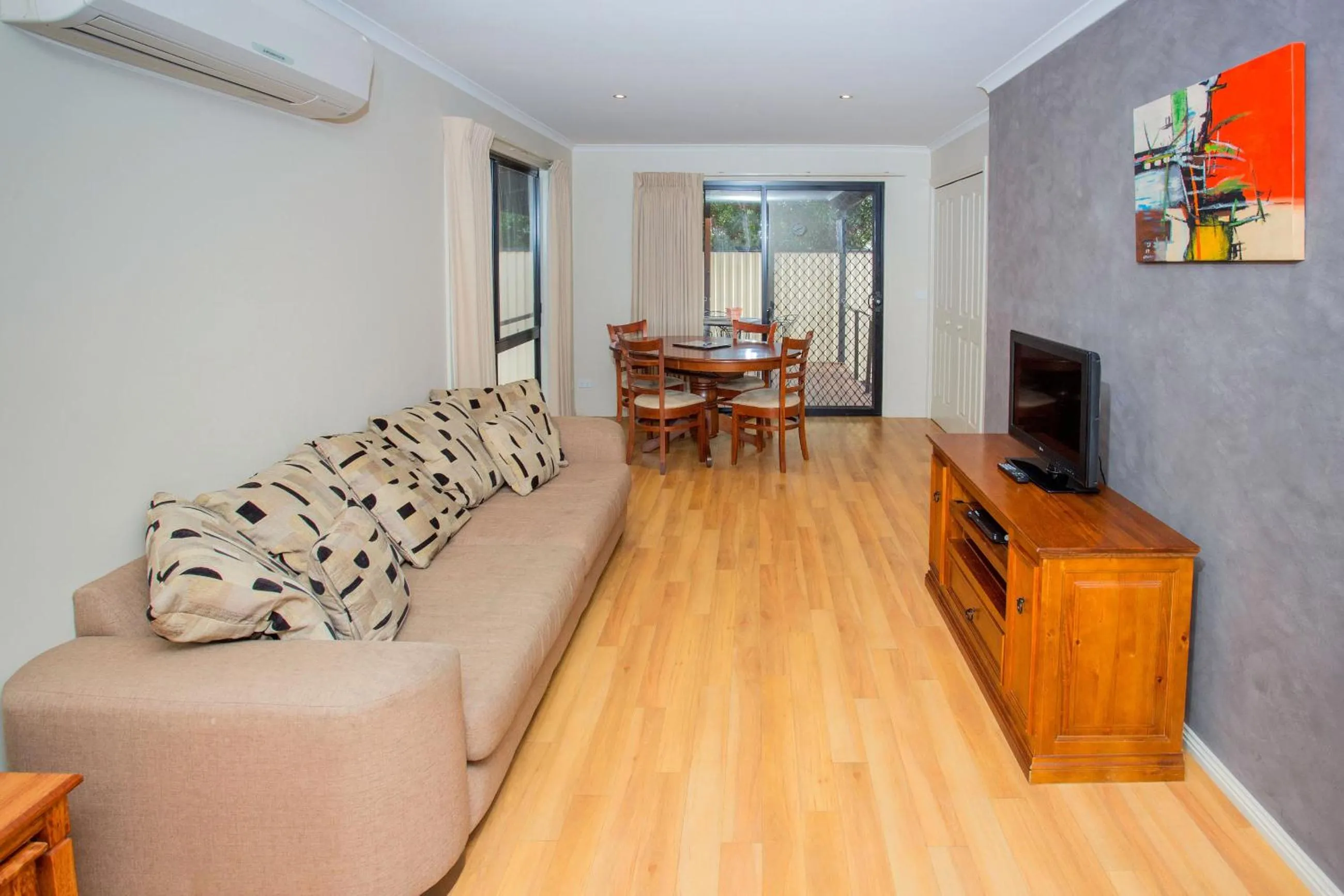 TV and multimedia in BIG4 Traralgon Park Lane Holiday Park