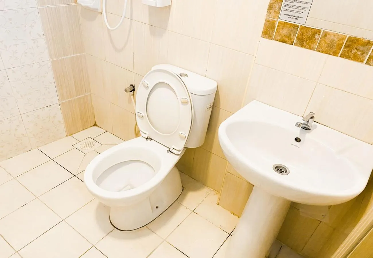 Toilet in Sun Inns D2 @ Seri Kembangan