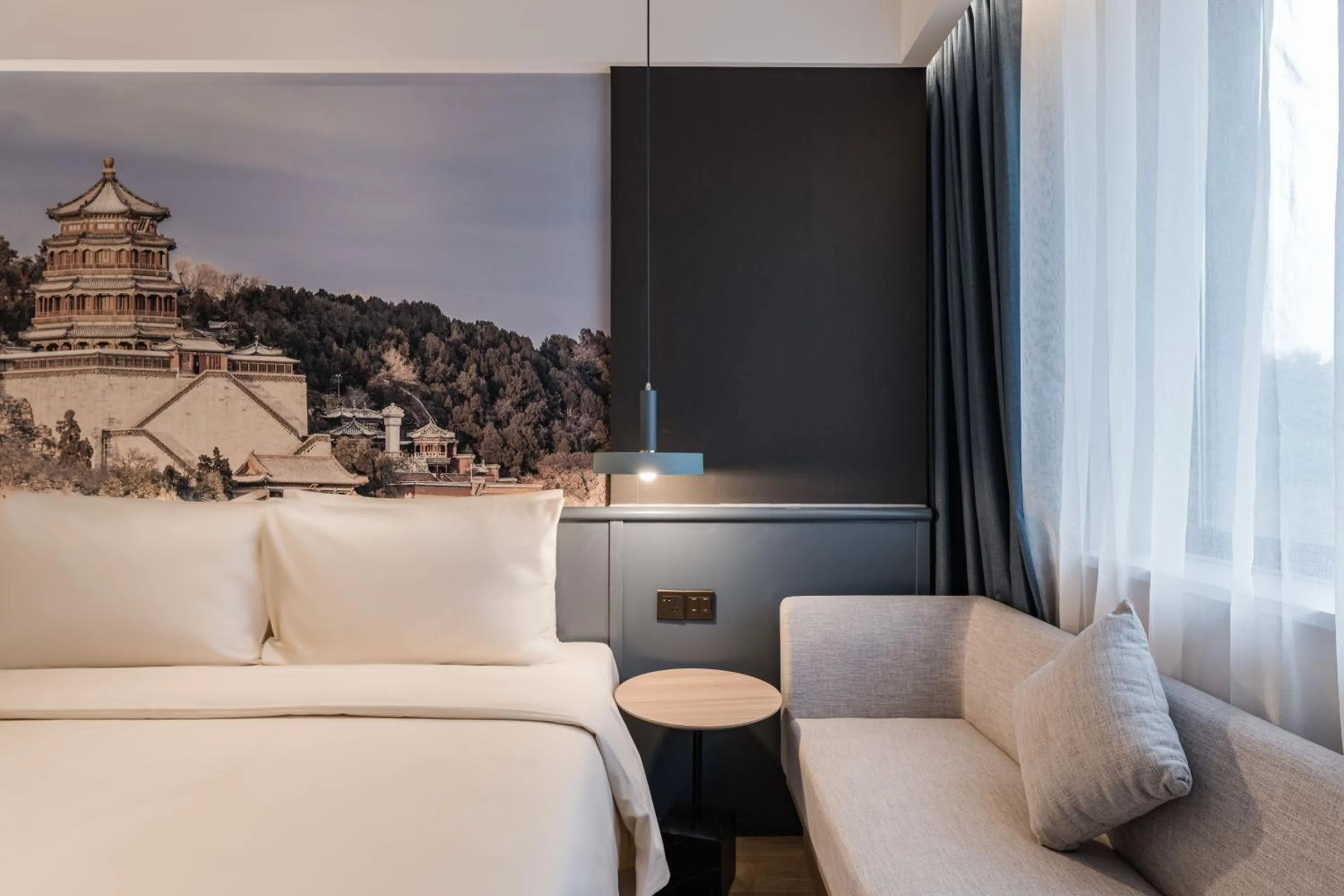 Seating area, Bed in Atour Light Hotel Temple of Heaven