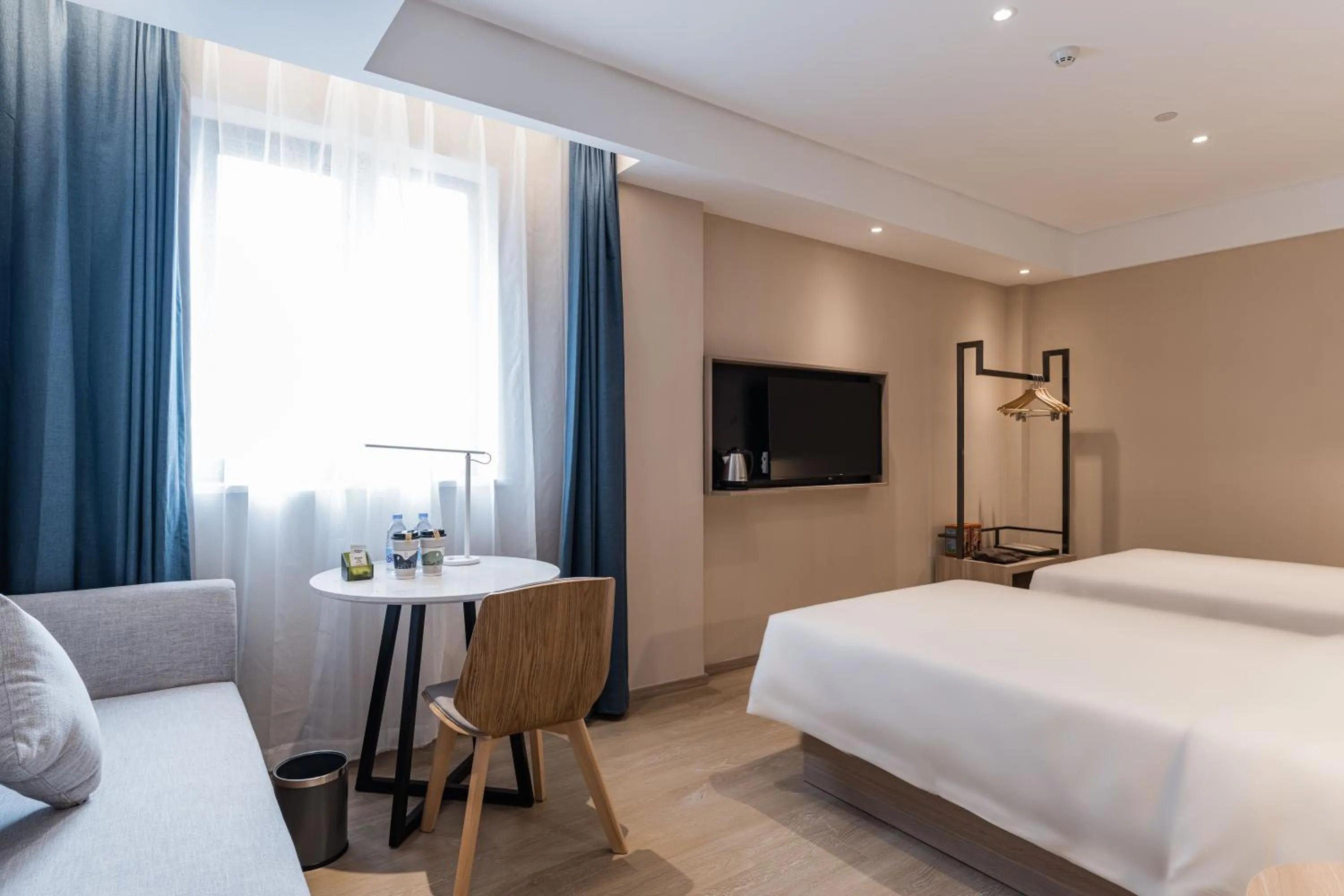 Photo of the whole room, Bed in Atour Light Hotel Temple of Heaven