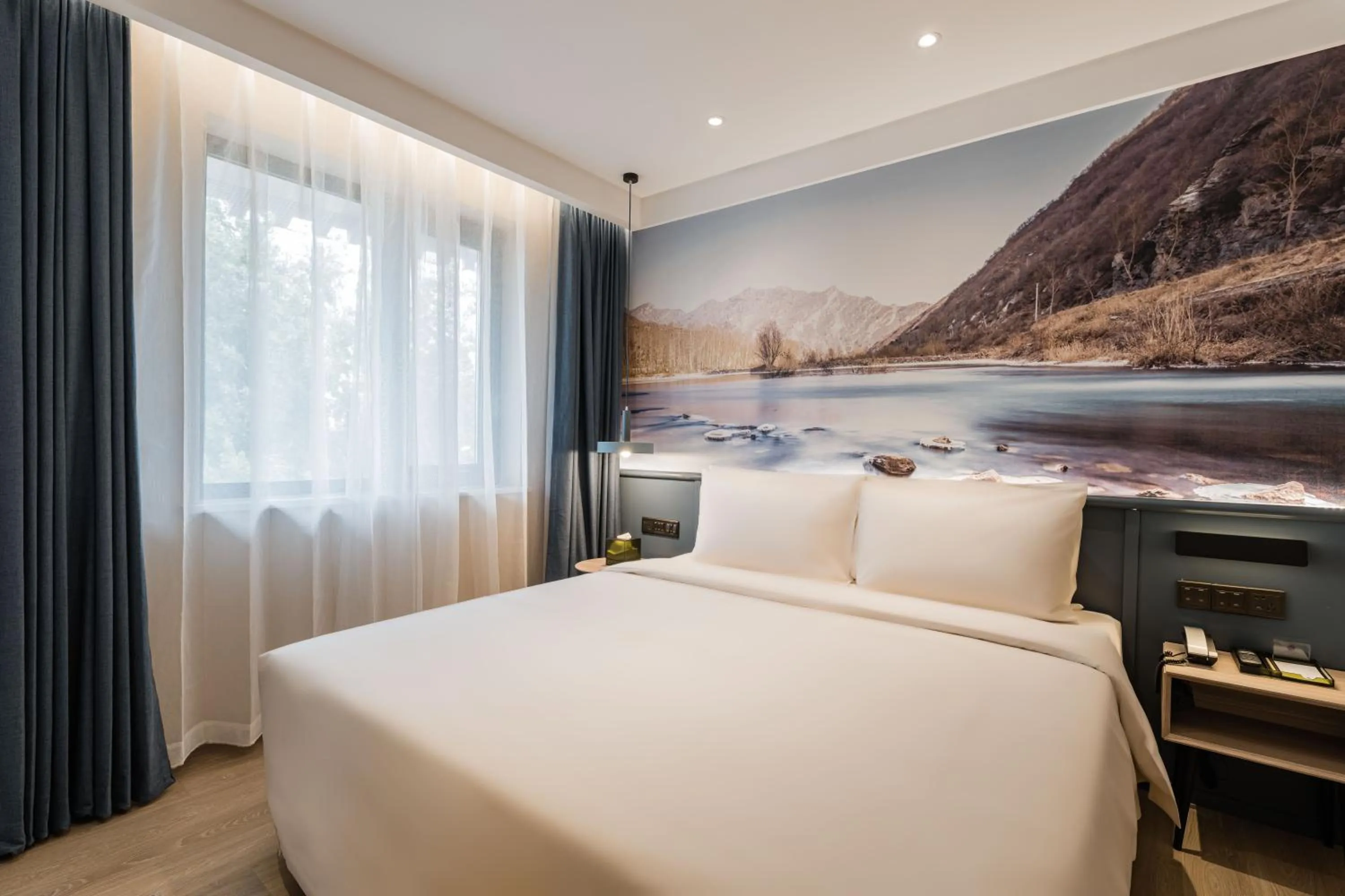 Property building, Bed in Atour Light Hotel Temple of Heaven