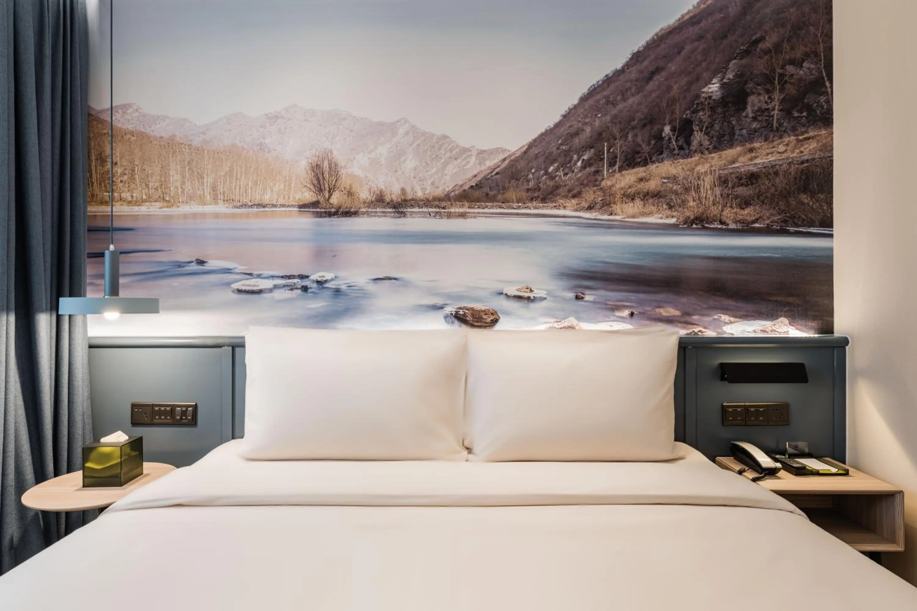 Property building, Bed in Atour Light Hotel Temple of Heaven