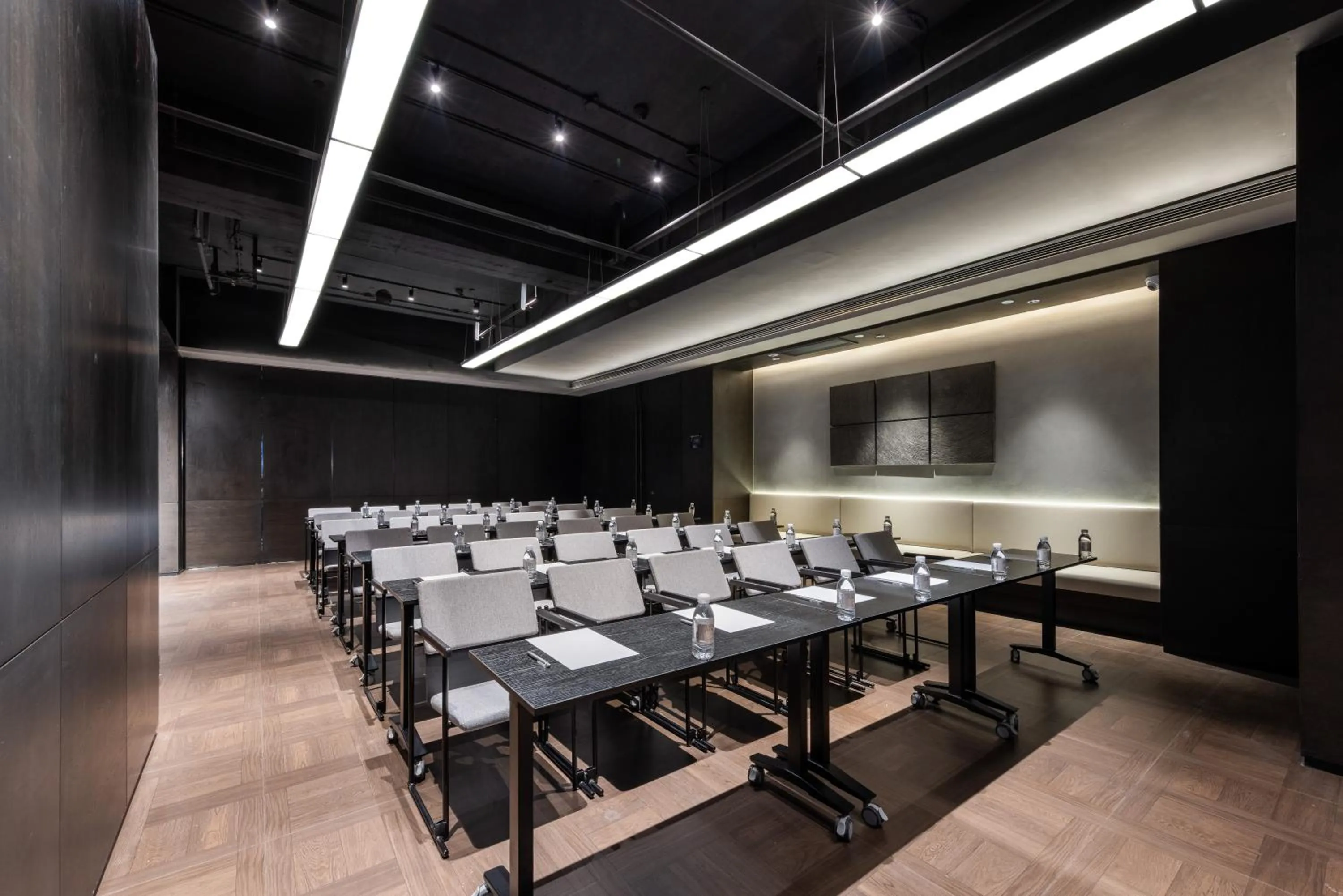 Meeting/conference room in Atour Hotel Hangzhou Binjiang Olympic Sports