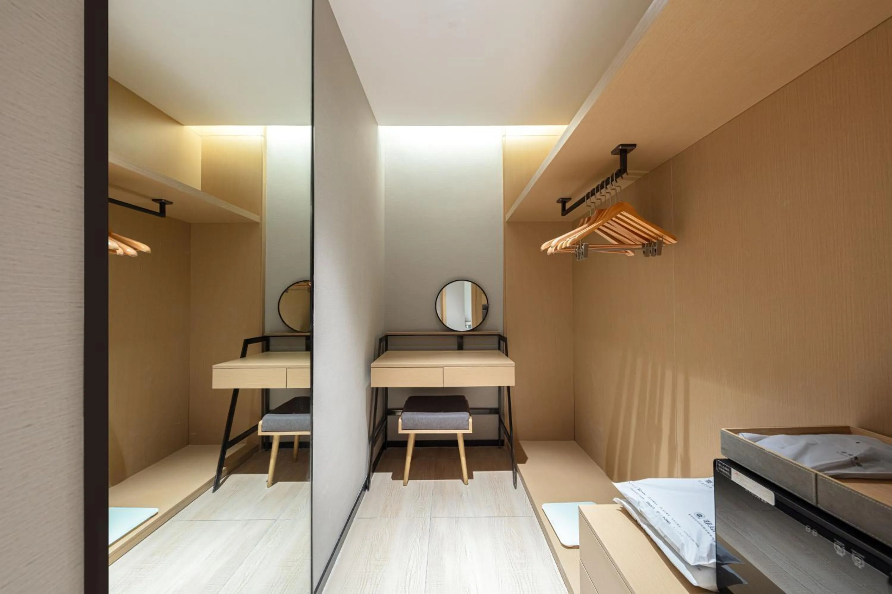 Seating area, Bed in Atour Hotel Hangzhou Binjiang Olympic Sports