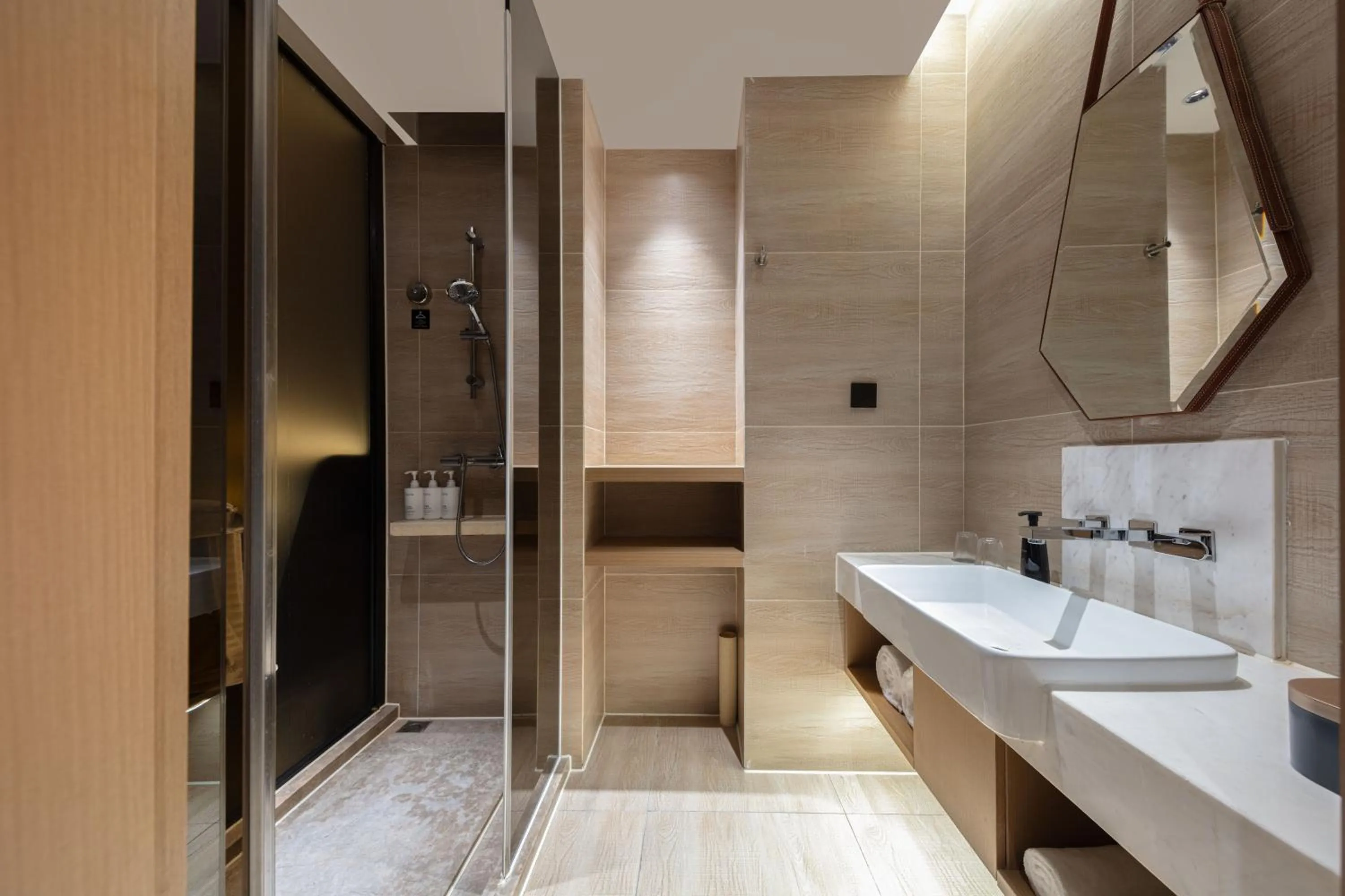 Shower in Atour Hotel Hangzhou Binjiang Olympic Sports