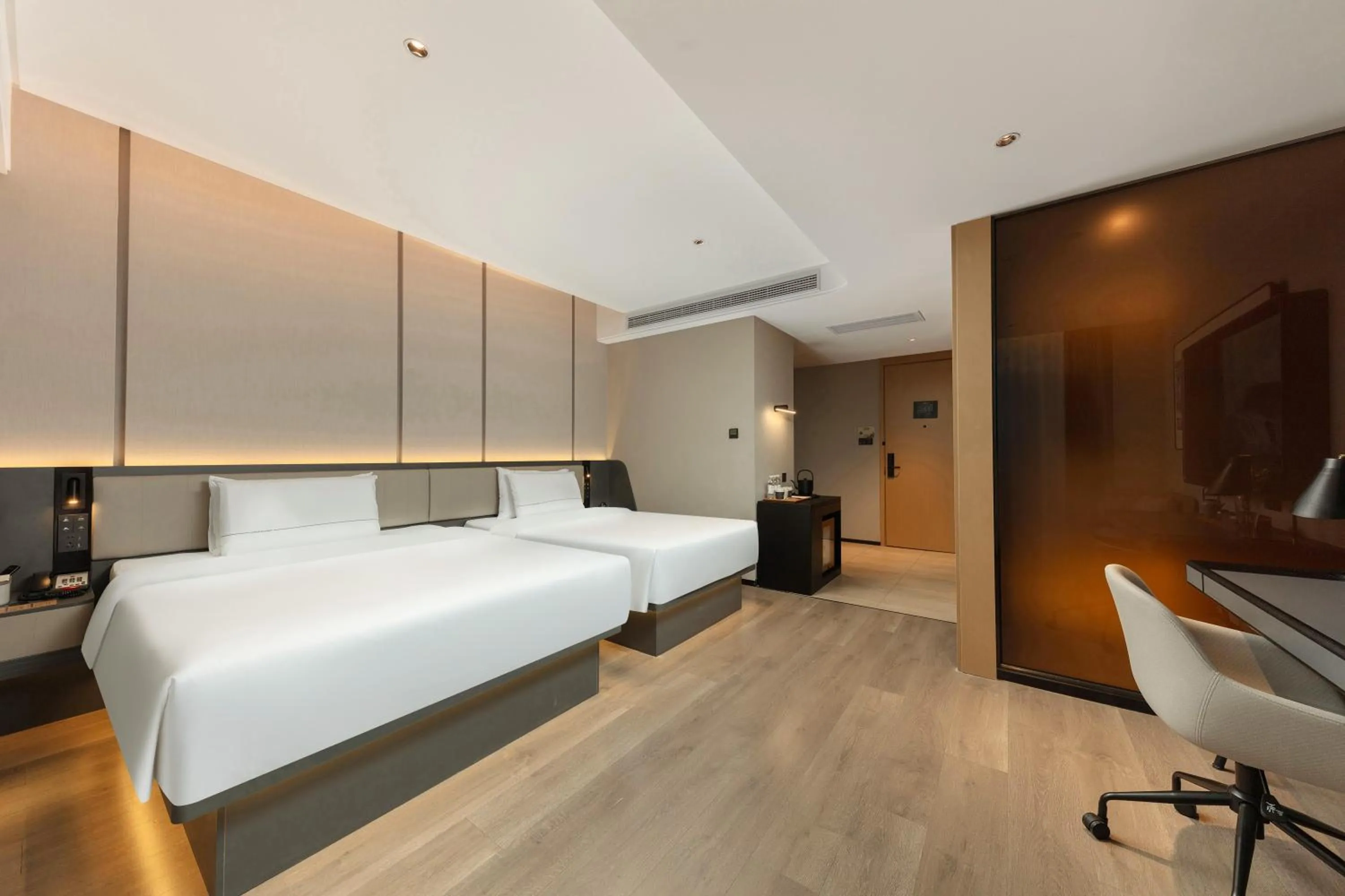 Photo of the whole room, Bed in Atour Hotel Hangzhou Binjiang Olympic Sports