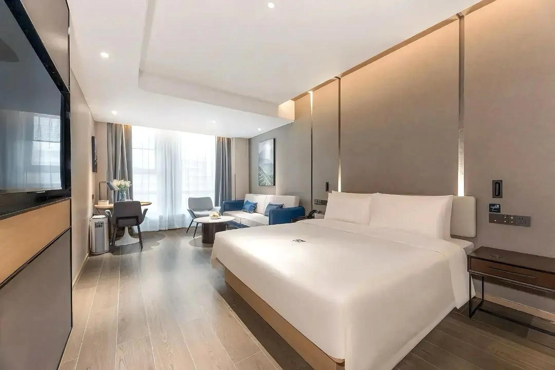 Living room, Bed in Atour Hotel Zhijiang Bridge